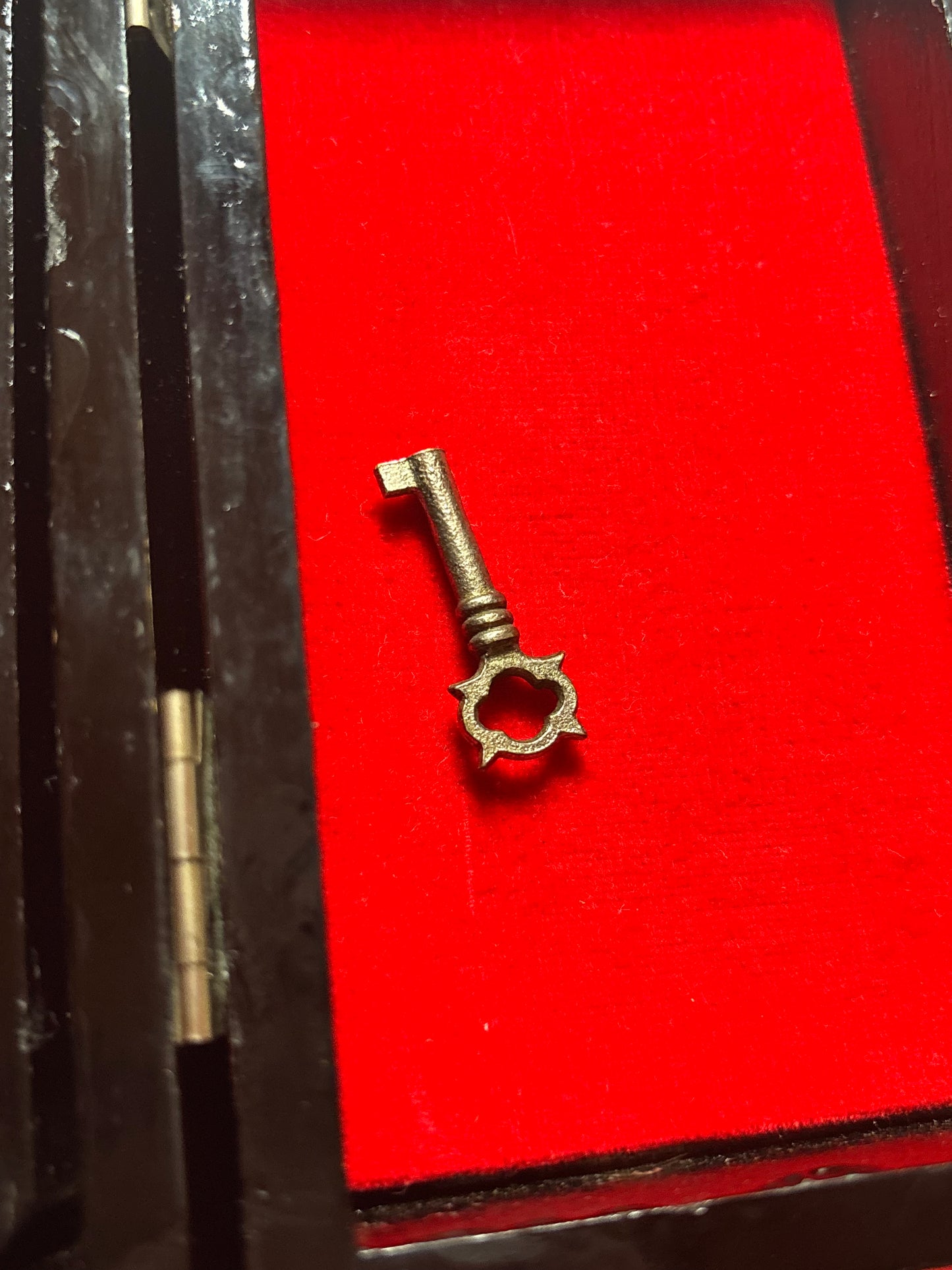 Japanese jewelry box with illuminated rickshaw scene