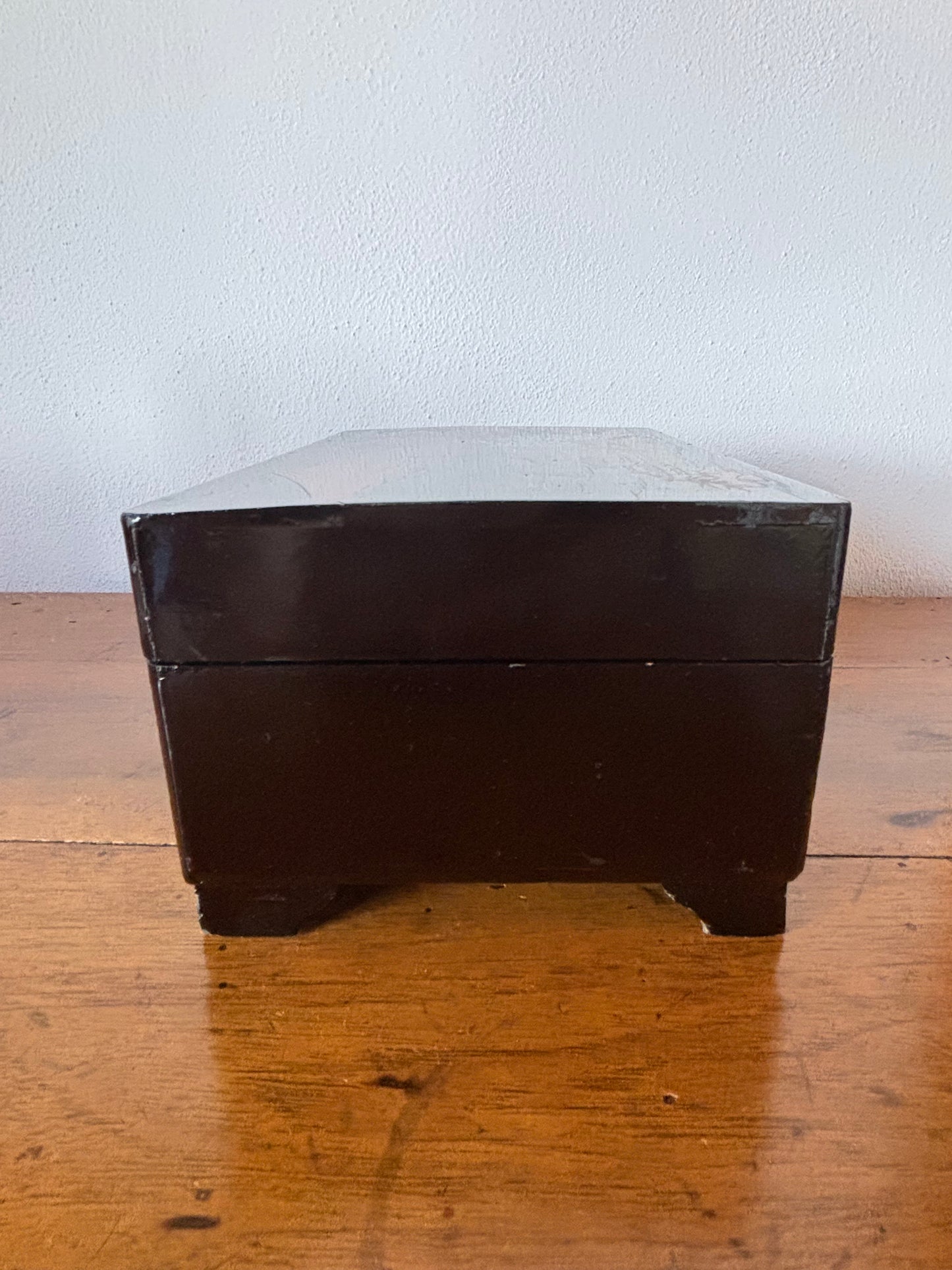 Carillon vintage in legno decorato – funzionante con chiave
