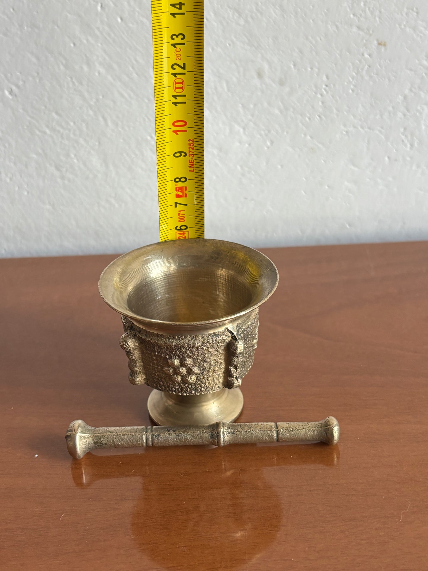 Kleiner vintage‑Apothekenmörser aus Metall