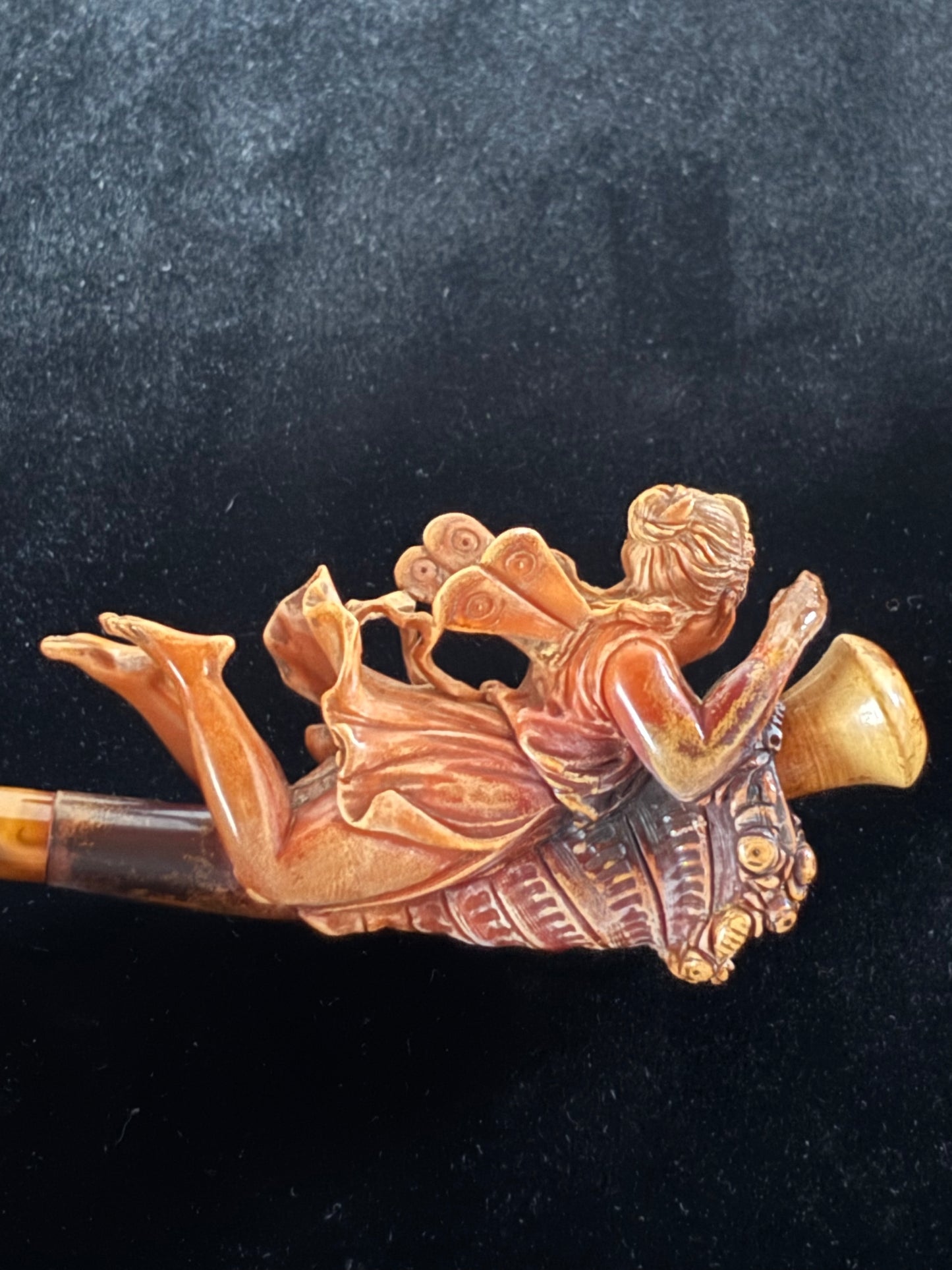 Antica pipa in schiuma di mare – Donna alata con cornucopia – Arte decorativa XIX-XX secolo