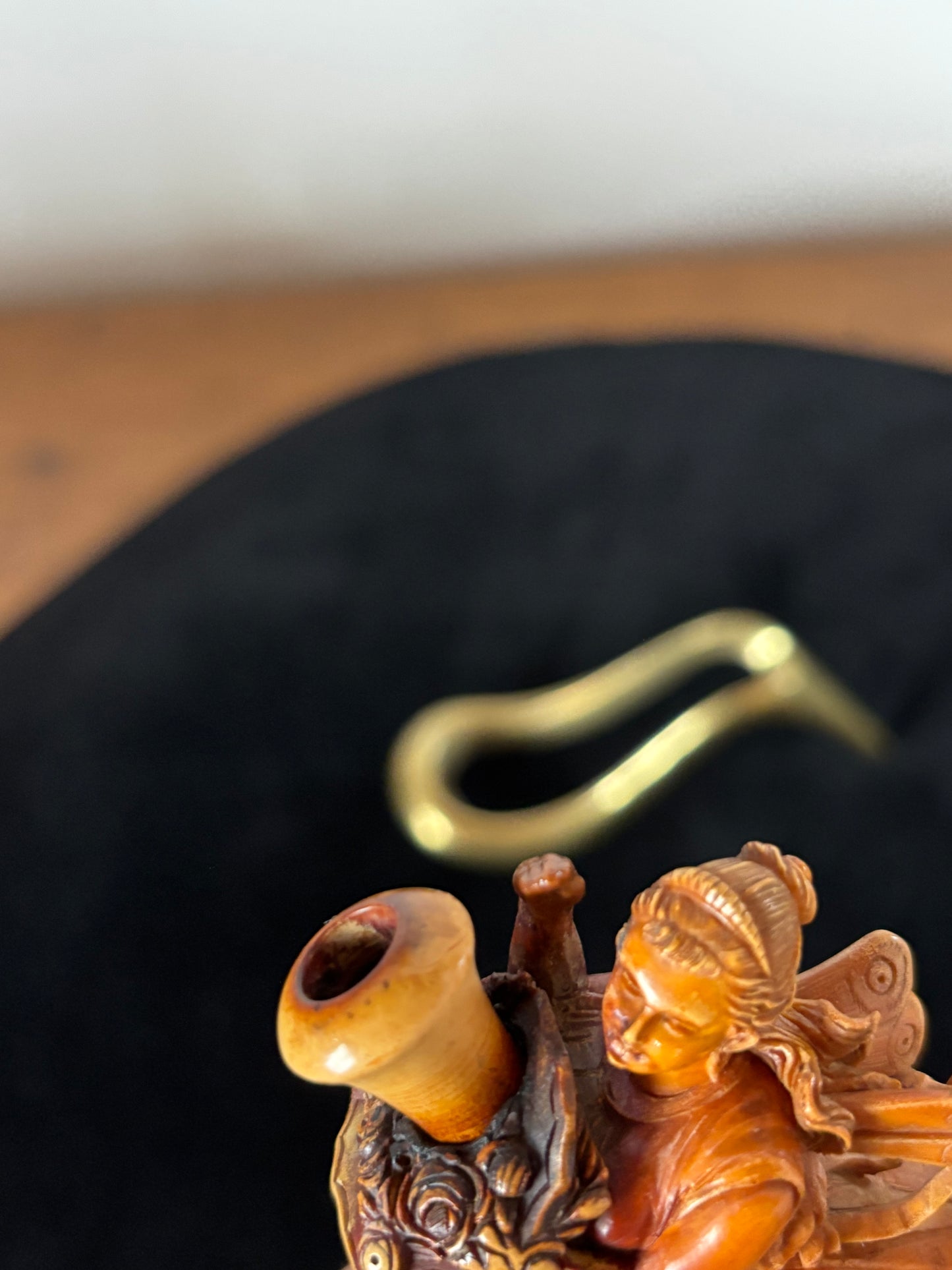 Antica pipa in schiuma di mare – Donna alata con cornucopia – Arte decorativa XIX-XX secolo
