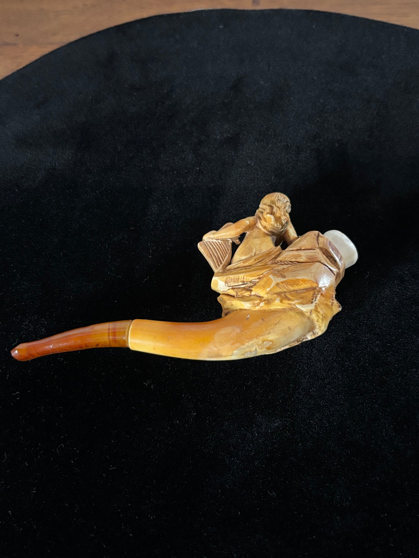 Pipa in Schiuma di Mare – Figura Femminile con Arpa, Parte Superiore Rimovibile