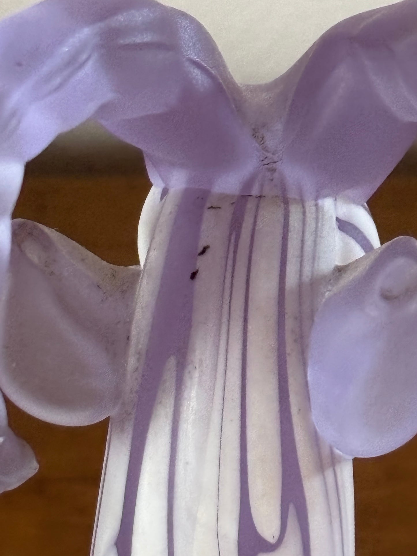Mountain Goat in Glass – Handmade Violet and White Sculpture