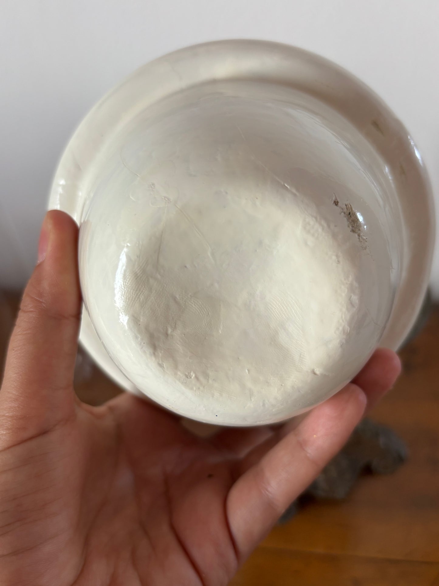Lampada a olio antica con base in metallo e serbatoio in ceramica – restaurata