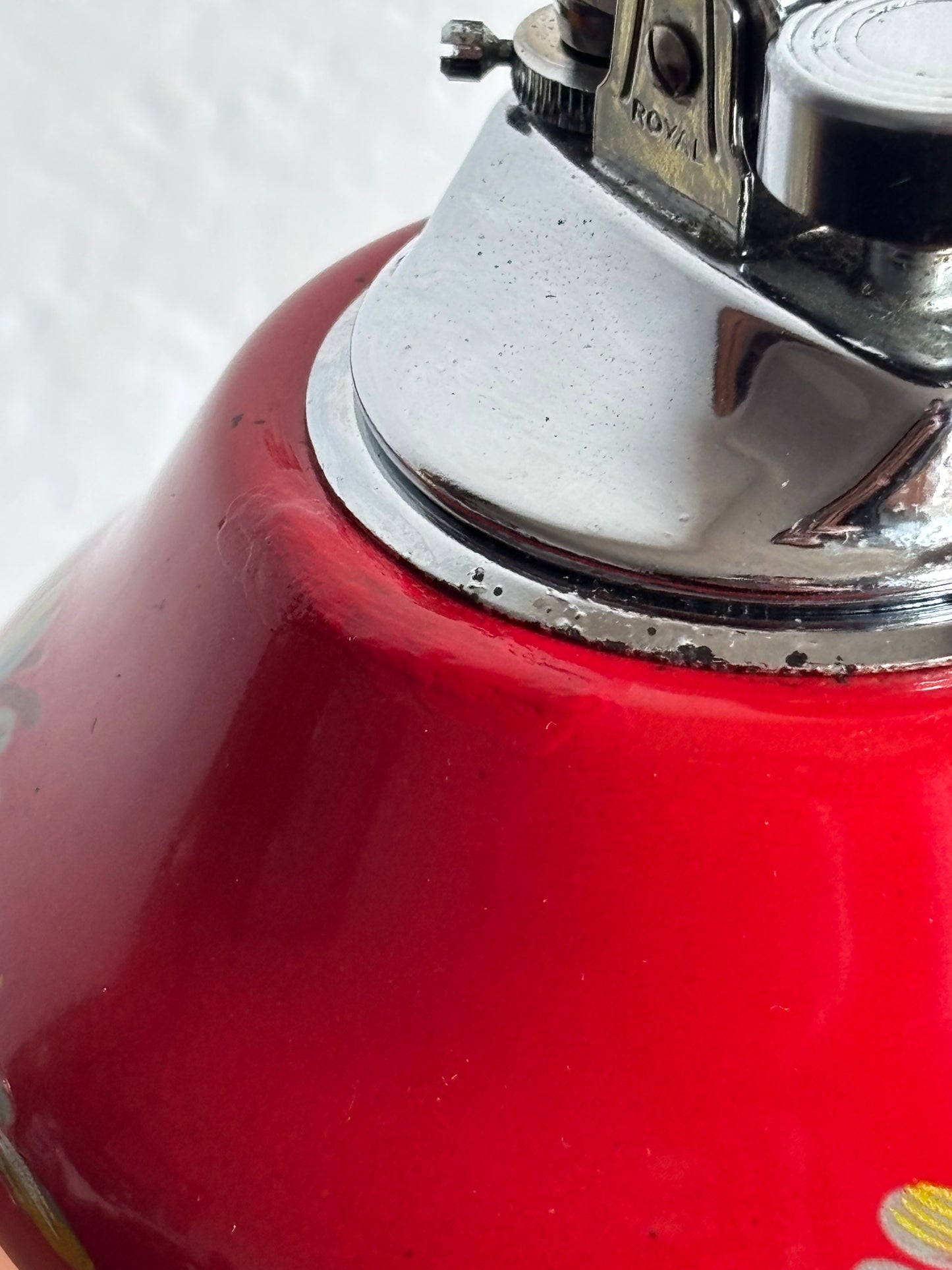 Vintage‑Feuerzeug mit Reuge‑Spieluhr