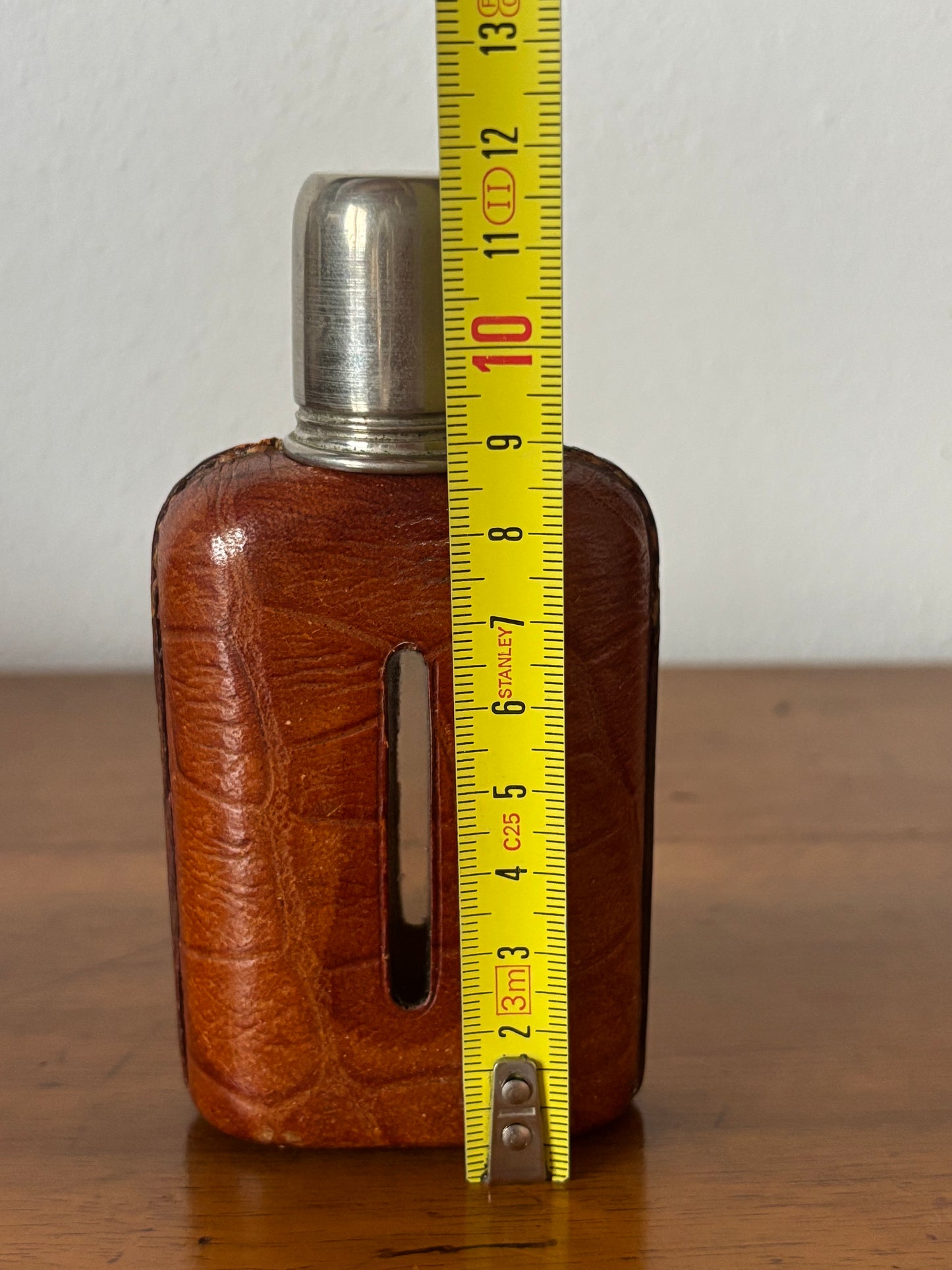Fiaschetta Tascabile Vintage in Vetro con Rivestimento e Tappo in Metallo