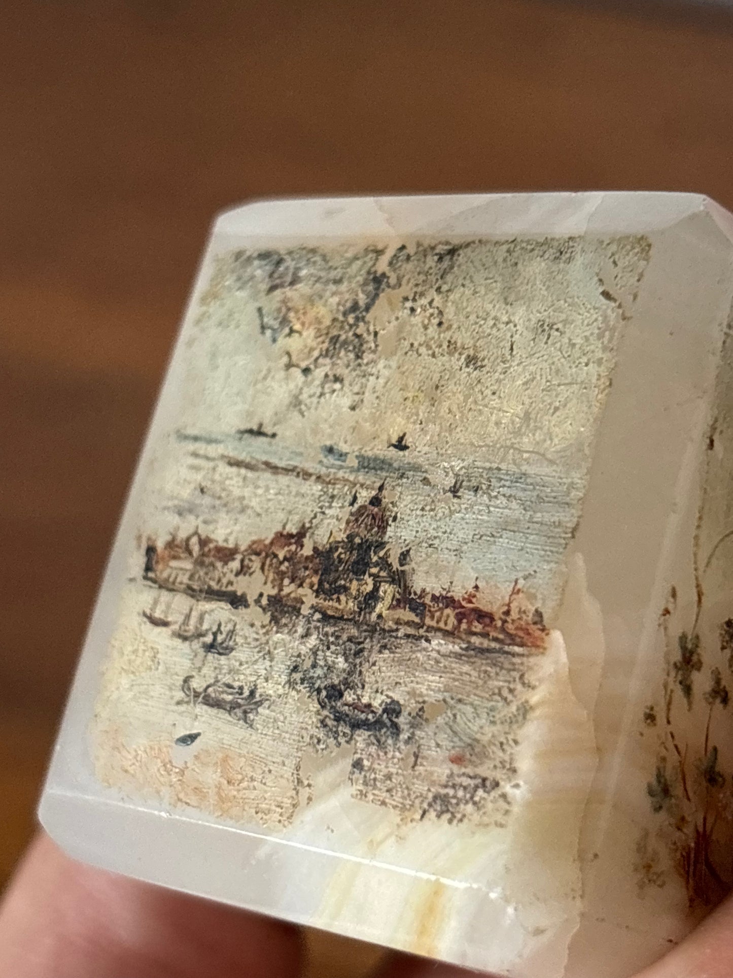 Cubo Fermacarte in Onice con Dipinti a Mano – Vedute della Laguna Veneziana