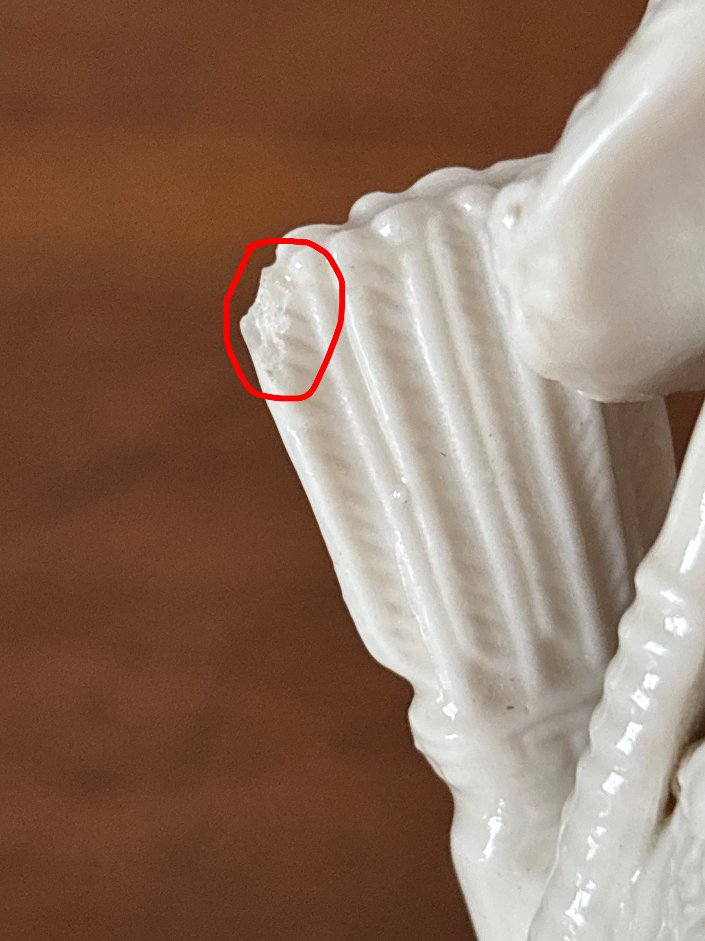 Statuina in Ceramica Bianca Cinese – Arciere Tradizionale