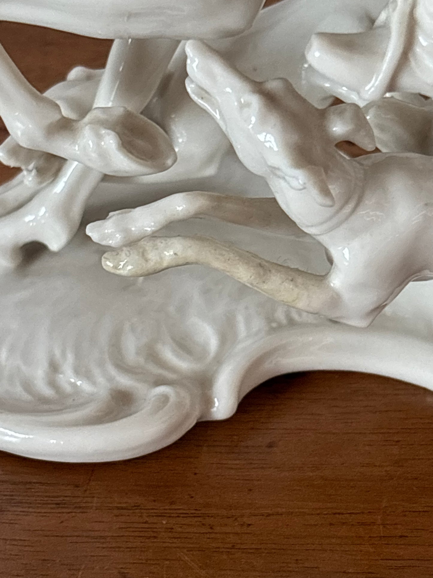 Statua in porcellana “Red Hunt” Nymphenburg – Modello 382-1, 1914 – Restaurata