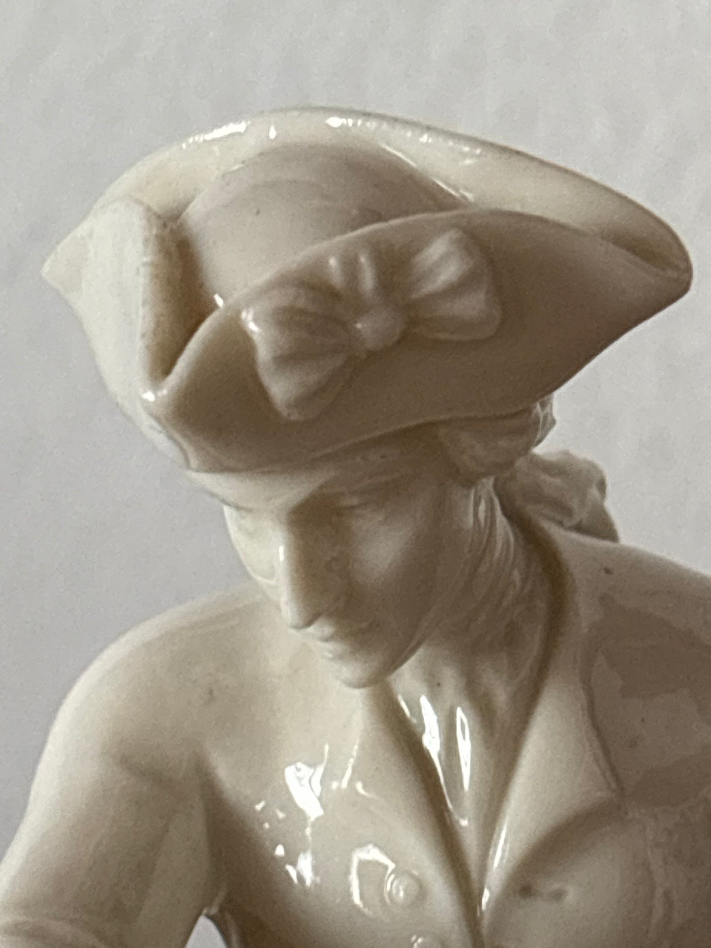 Statua in porcellana “Red Hunt” Nymphenburg – Modello 382-1, 1914 – Restaurata