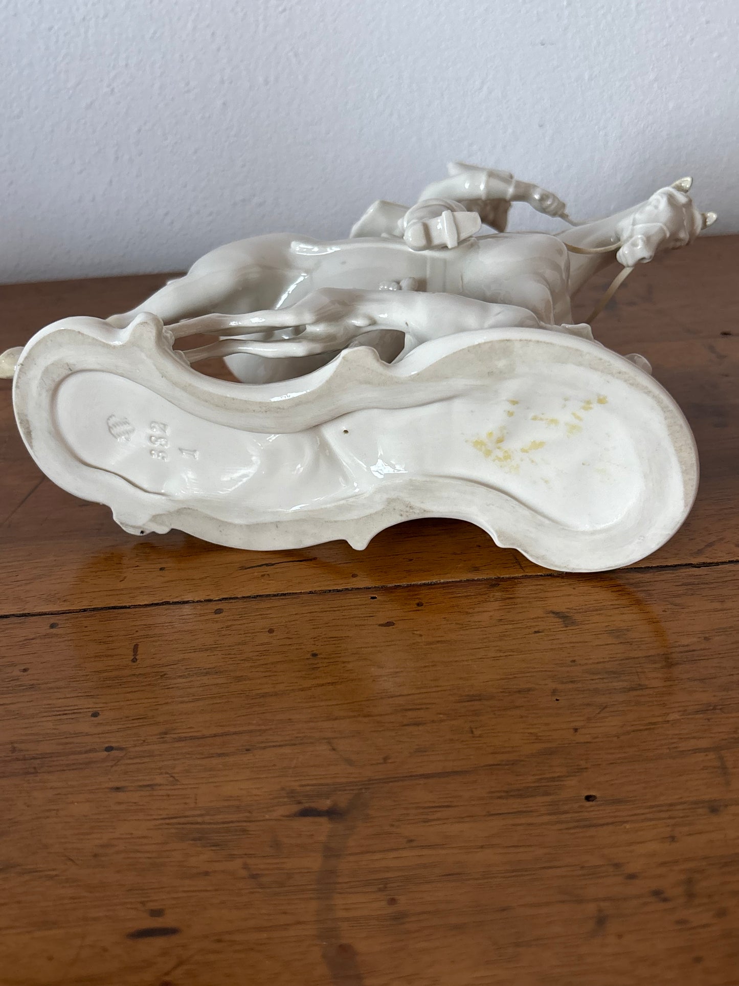 Statua in porcellana “Red Hunt” Nymphenburg – Modello 382-1, 1914 – Restaurata