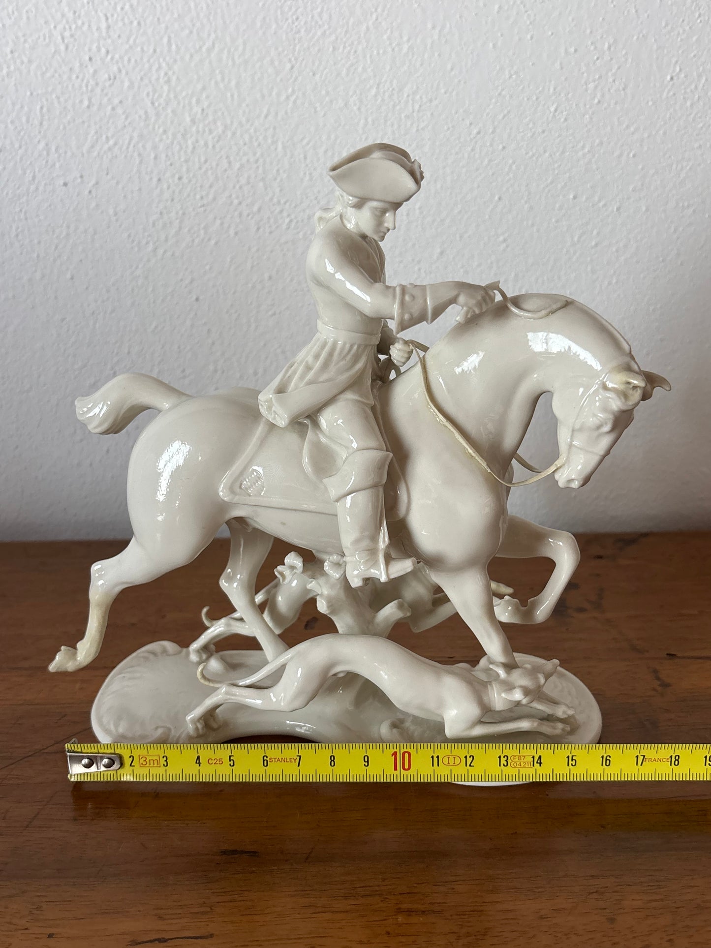 Statua in porcellana “Red Hunt” Nymphenburg – Modello 382-1, 1914 – Restaurata
