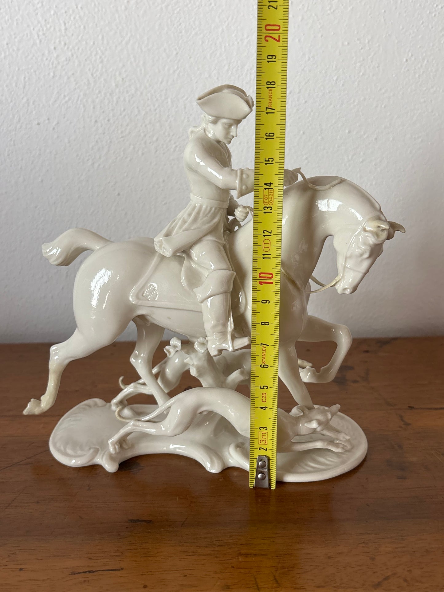 Statua in porcellana “Red Hunt” Nymphenburg – Modello 382-1, 1914 – Restaurata
