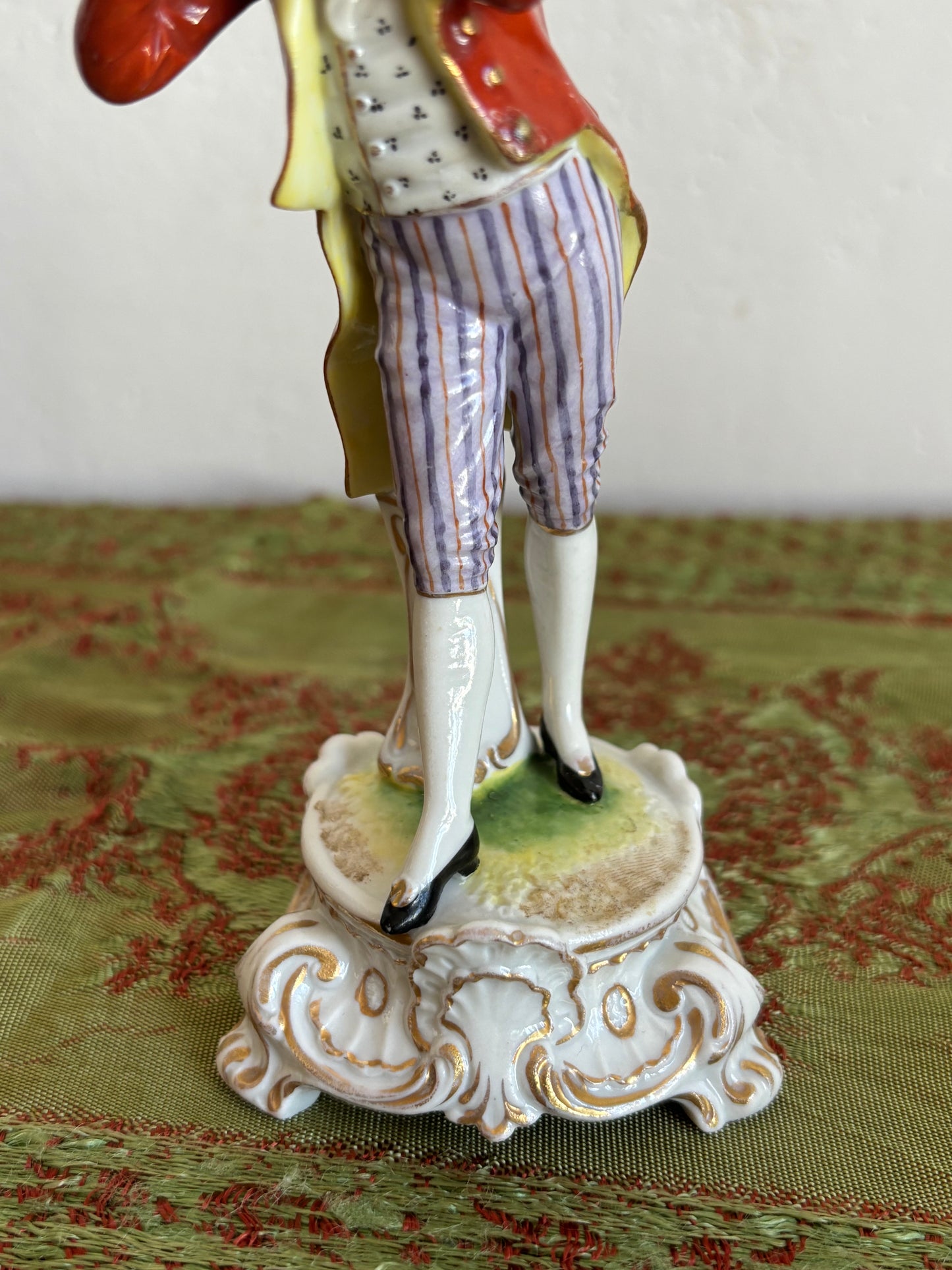 Statuetta in porcellana di musicista con flauto – attribuibile a Ludwigsburg
