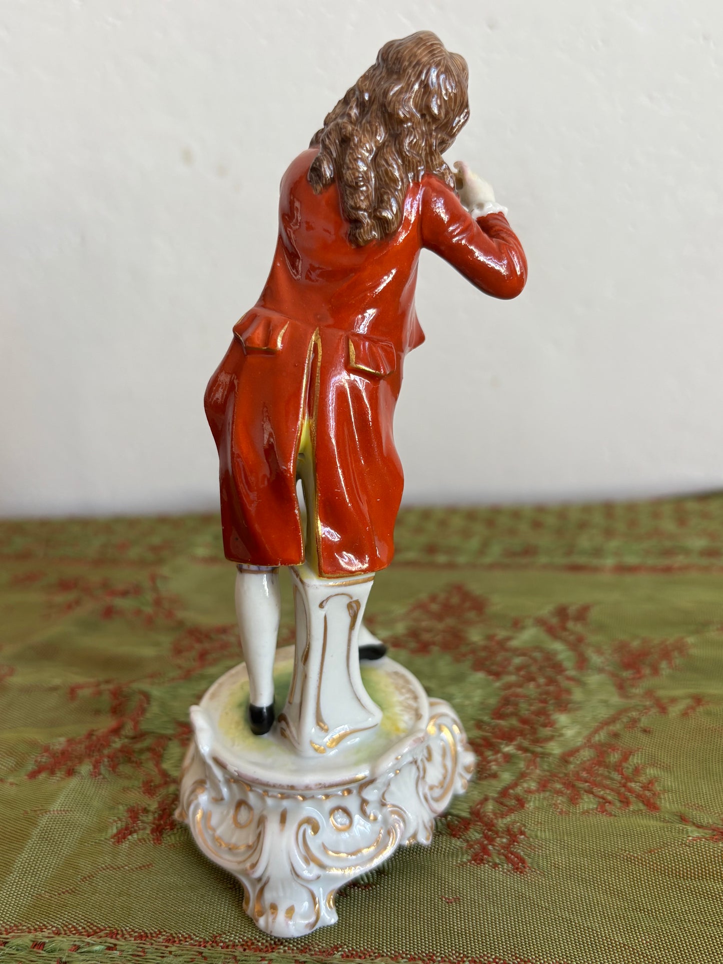 Statuetta in porcellana di musicista con flauto – attribuibile a Ludwigsburg