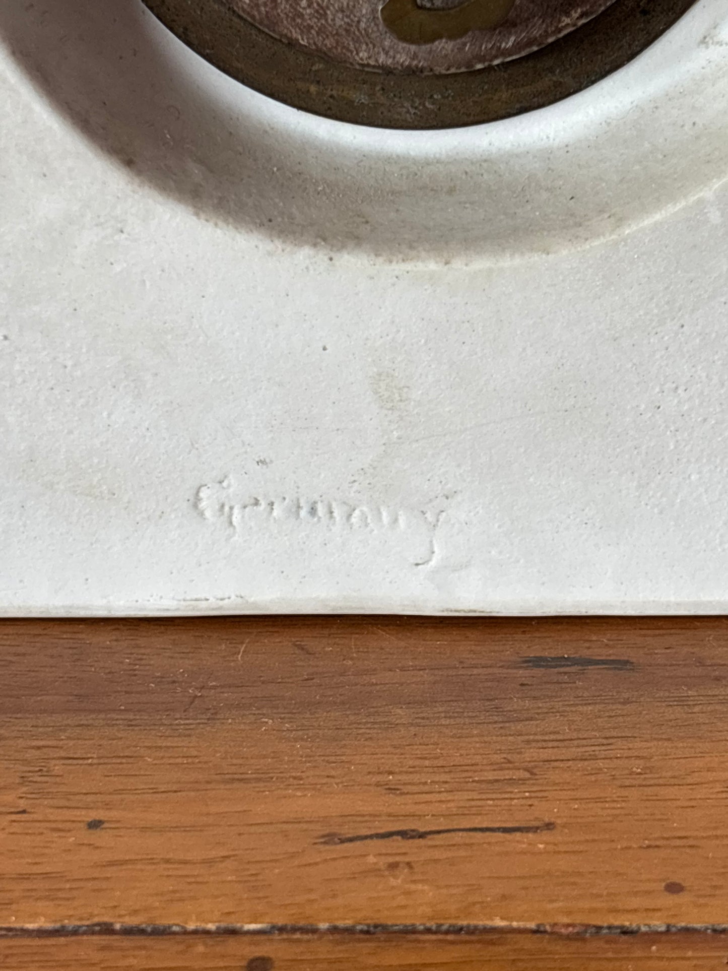 Orologio da caminetto in ceramica vintage – scena di caccia, restaurato