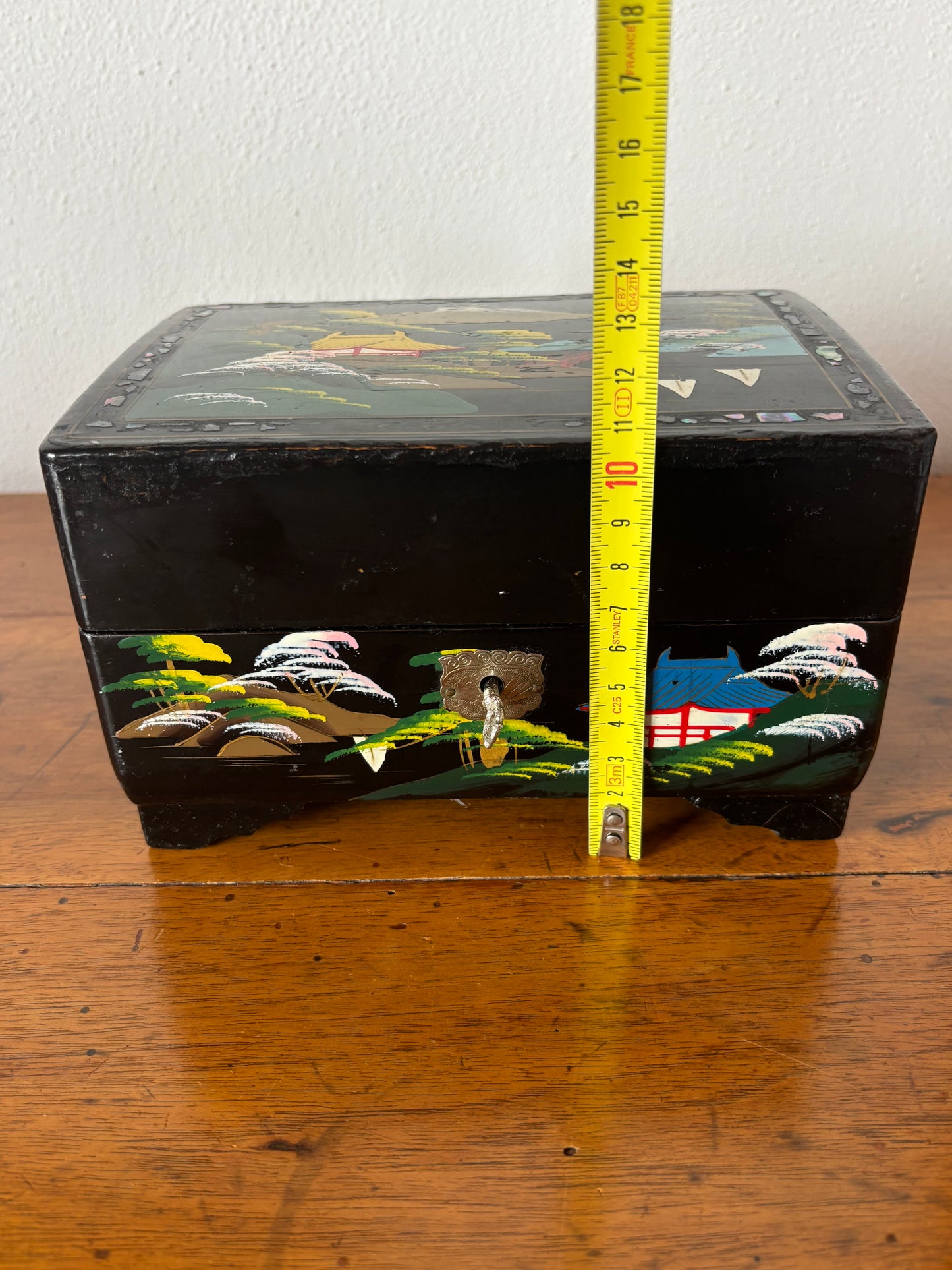 Portagioie giapponese vintage con carillon funzionante – coppia danzante e fiori