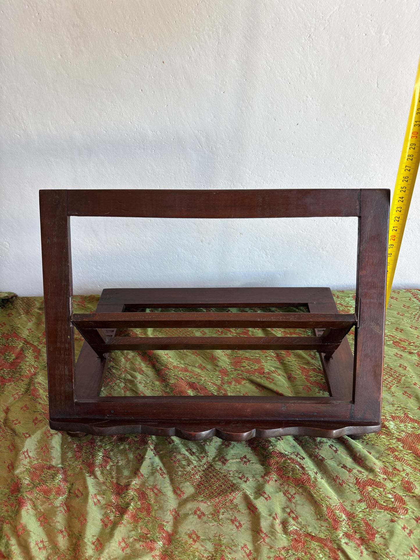 Vintage Wooden Book Stand – Adjustable Reading Support
