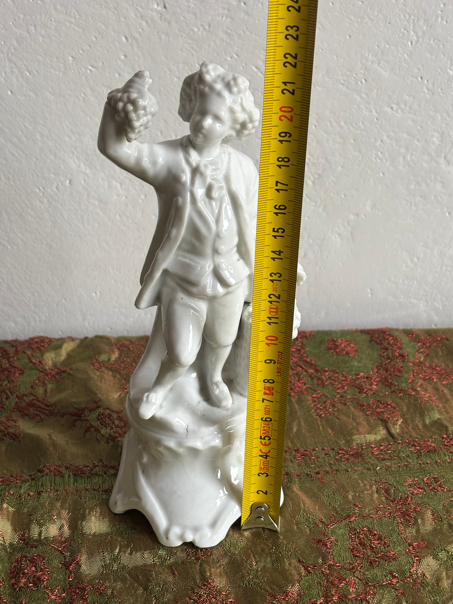 White ceramic pen holder, possible European production, 19th century