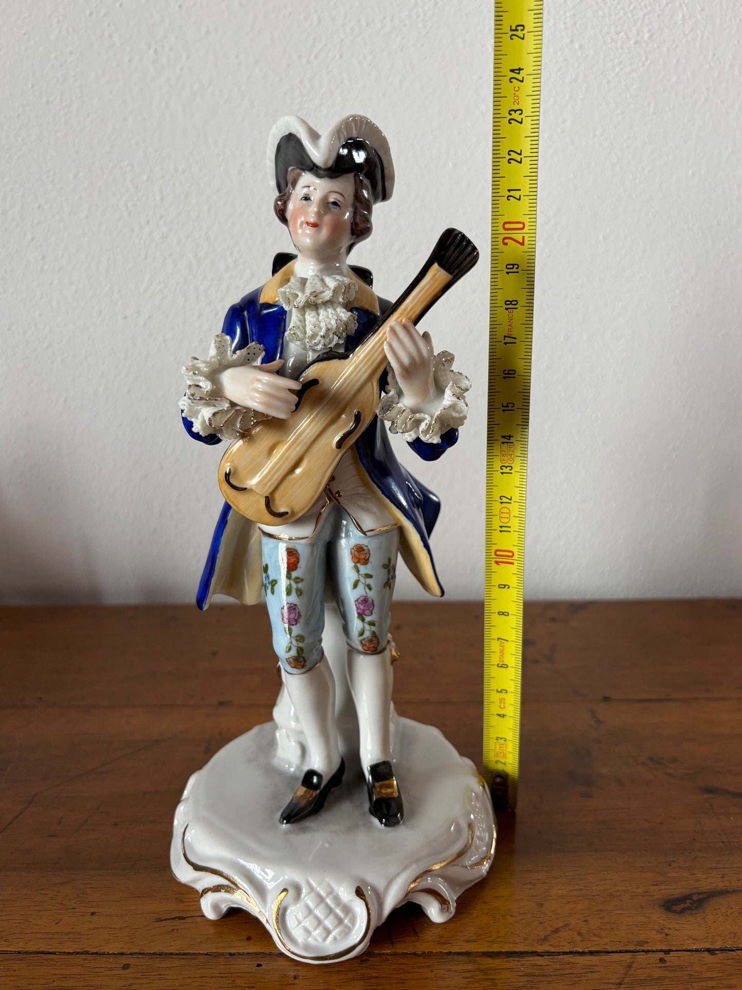 Ceramic Musician Figurine – A Harmony of Art and Elegance