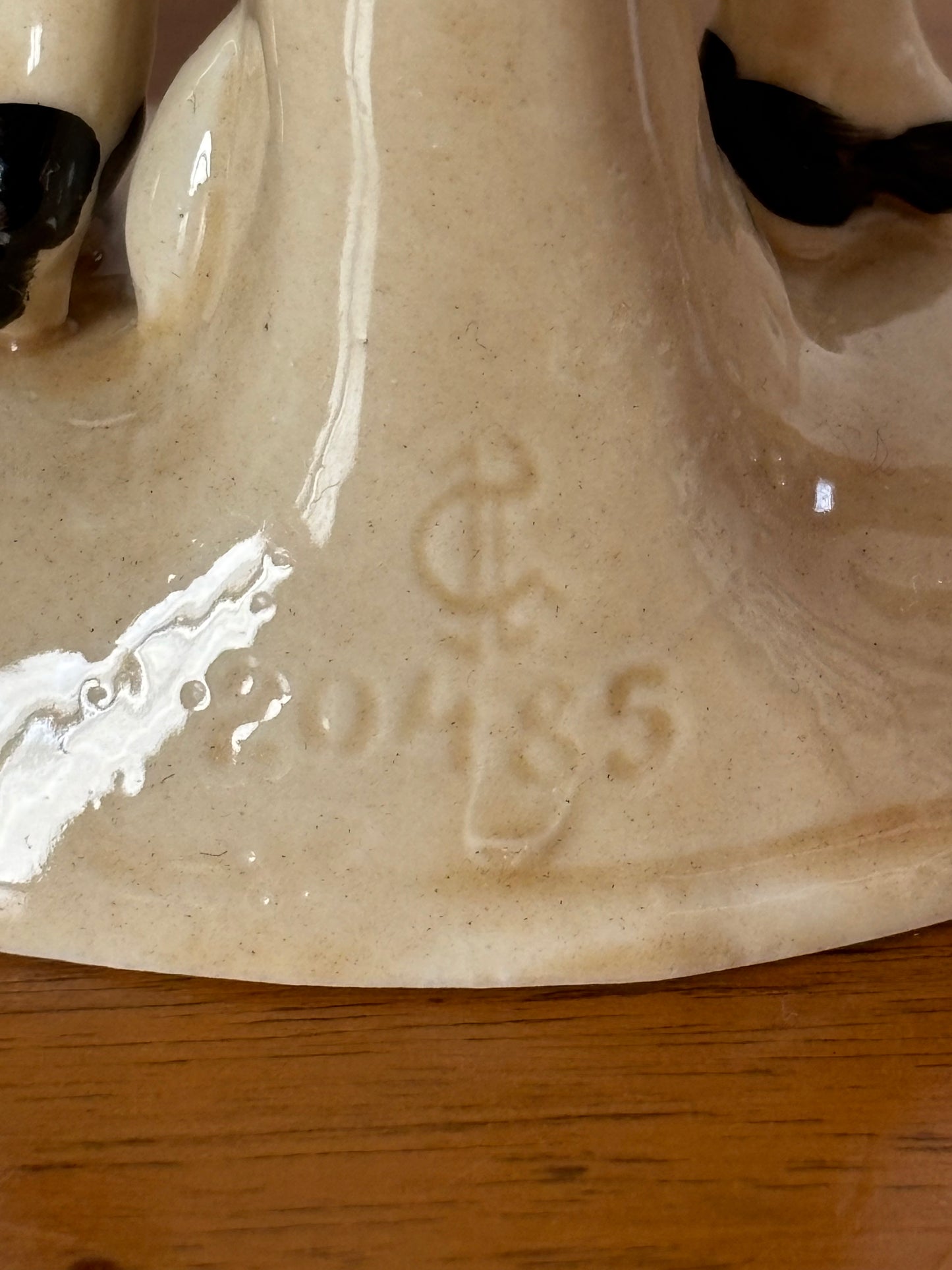 Statuetta in Ceramica del XX Secolo – Eleganza Vintage e Storia da Collezione