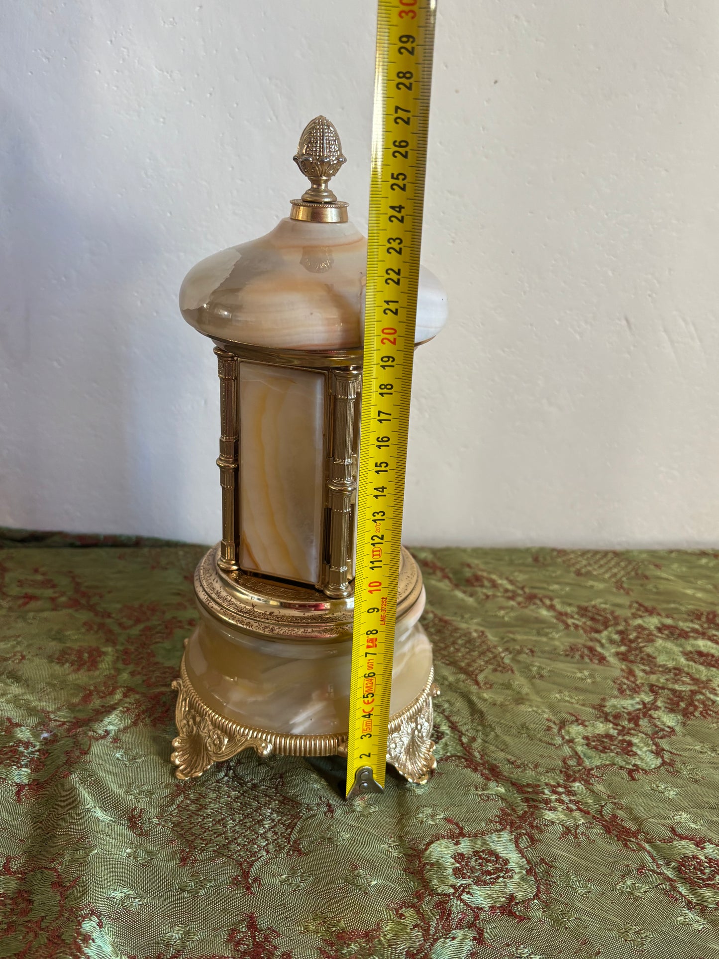 Antiker Onyx‑Portasigarettenbehälter mit Spieluhr und manueller Öffnung