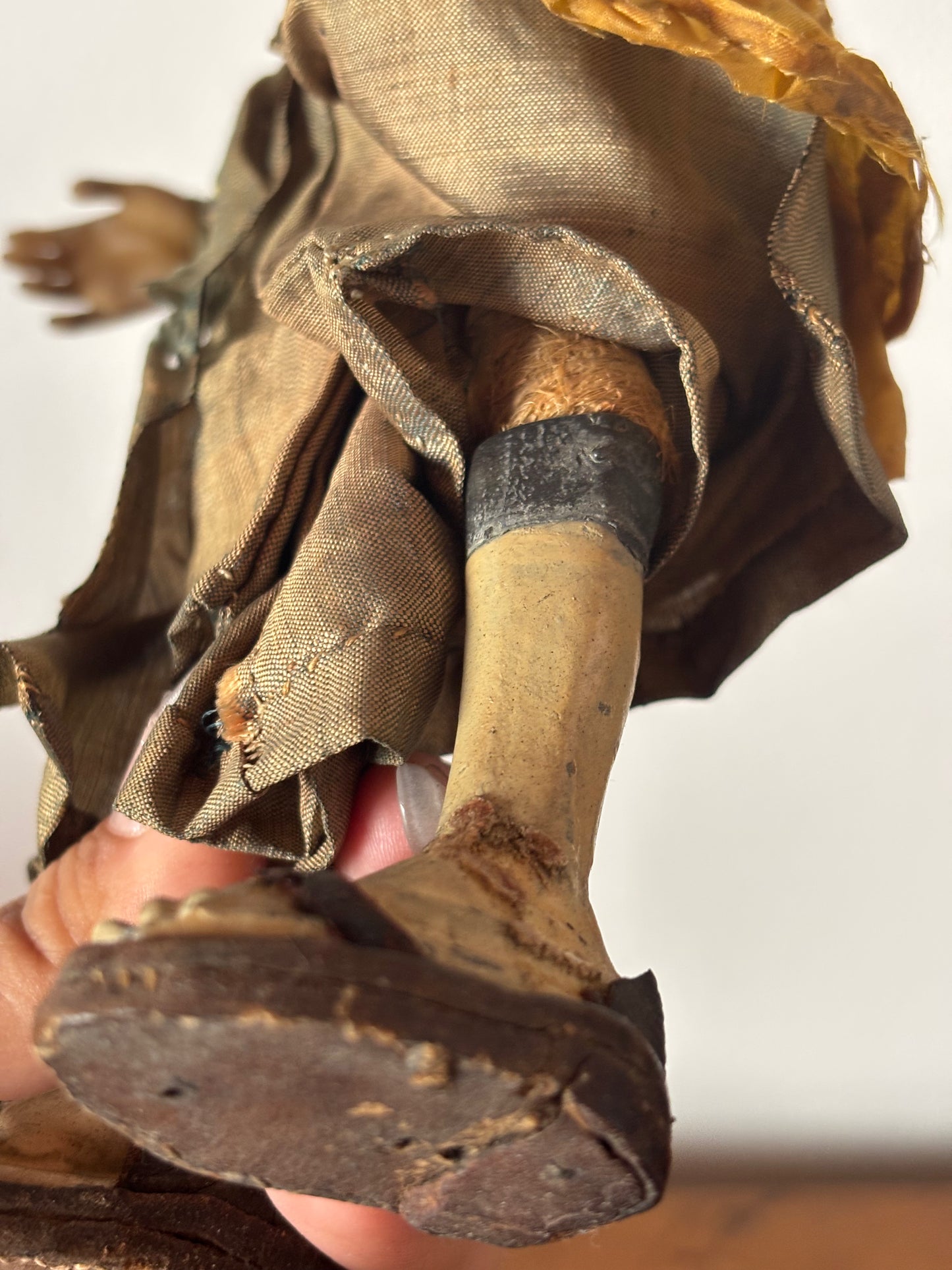 Statuetta di San Giuseppe con Viso e Mani in Cera – Corpo in Paglia e Piedi in Metallo