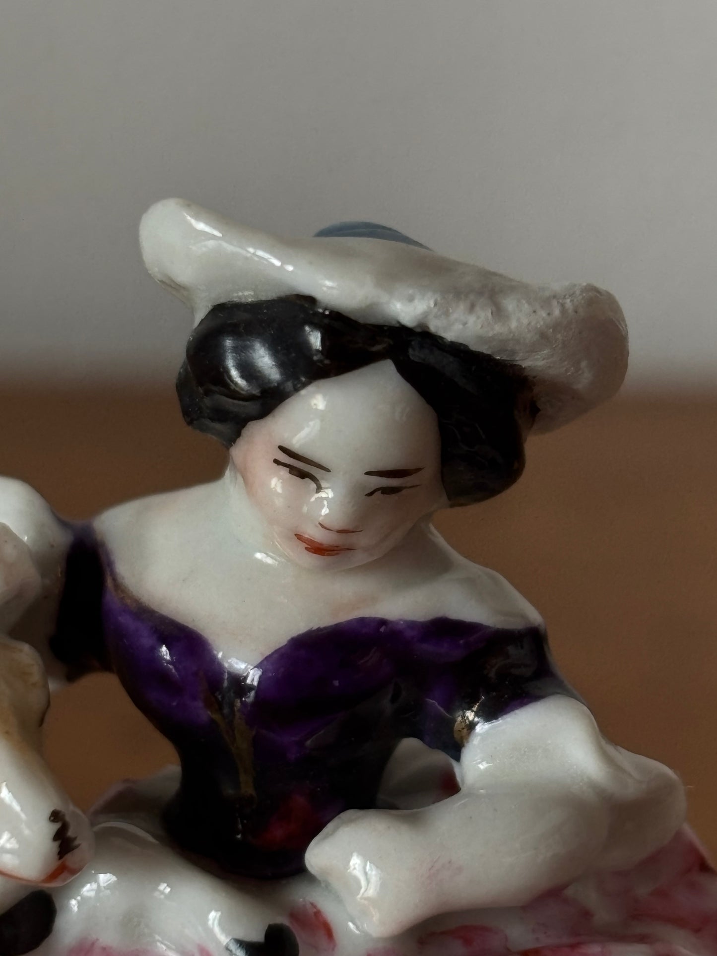 Piccolo calamaio in ceramica del '900 – Eleganza classica e fascino d’epoca