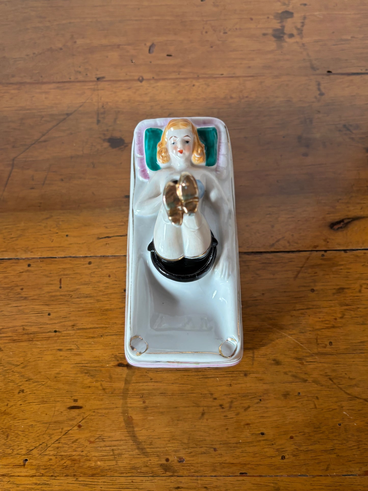 Vintage Ceramic Ashtray – Mid-20th Century Pin-Up Lady with Moving Legs