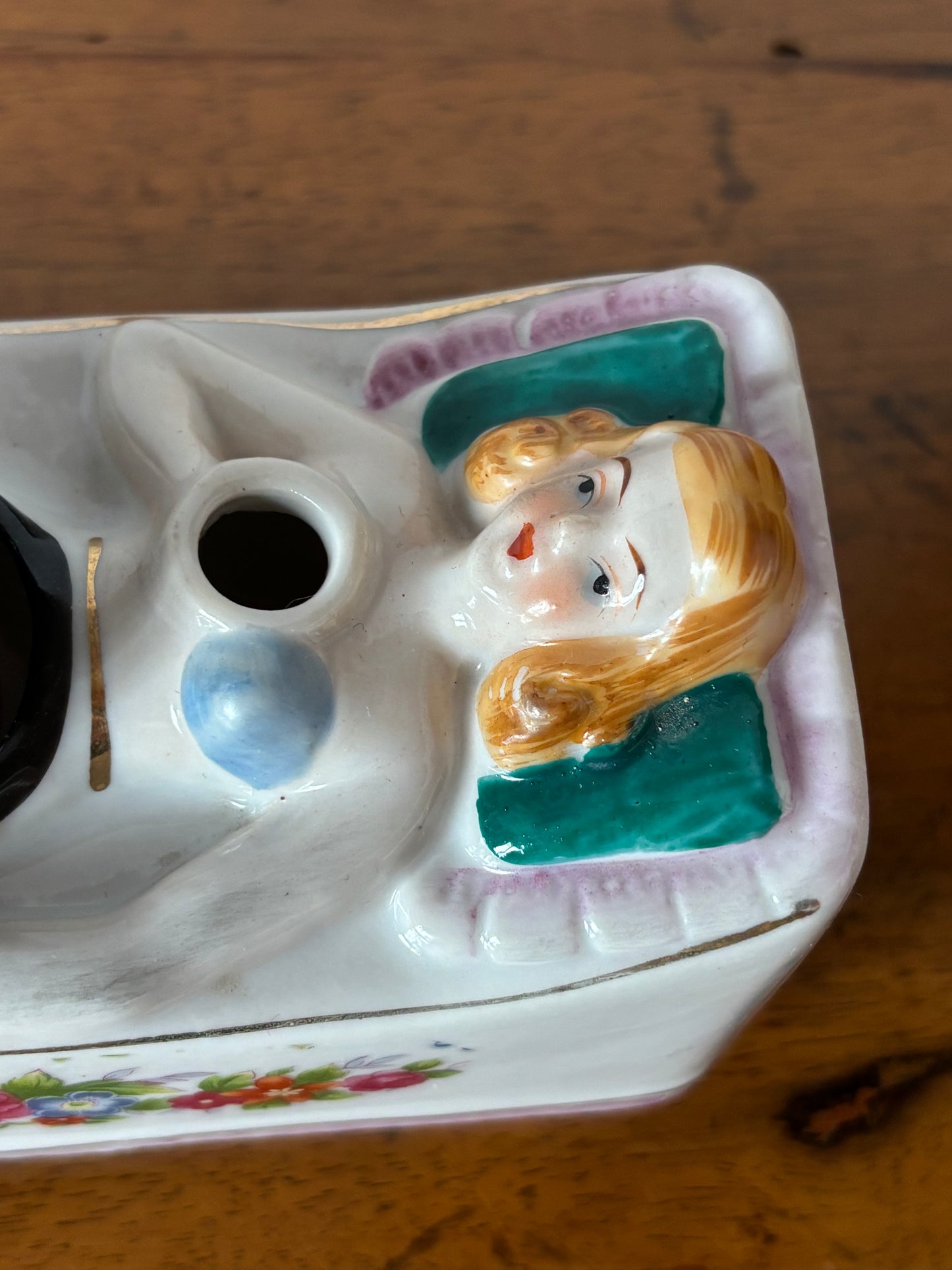 Vintage Ceramic Ashtray – Mid-20th Century Pin-Up Lady with Moving Legs