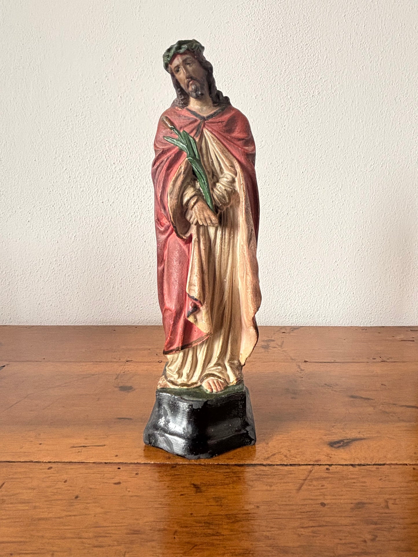 Statuetta di Gesù in gesso dipinta del XX secolo