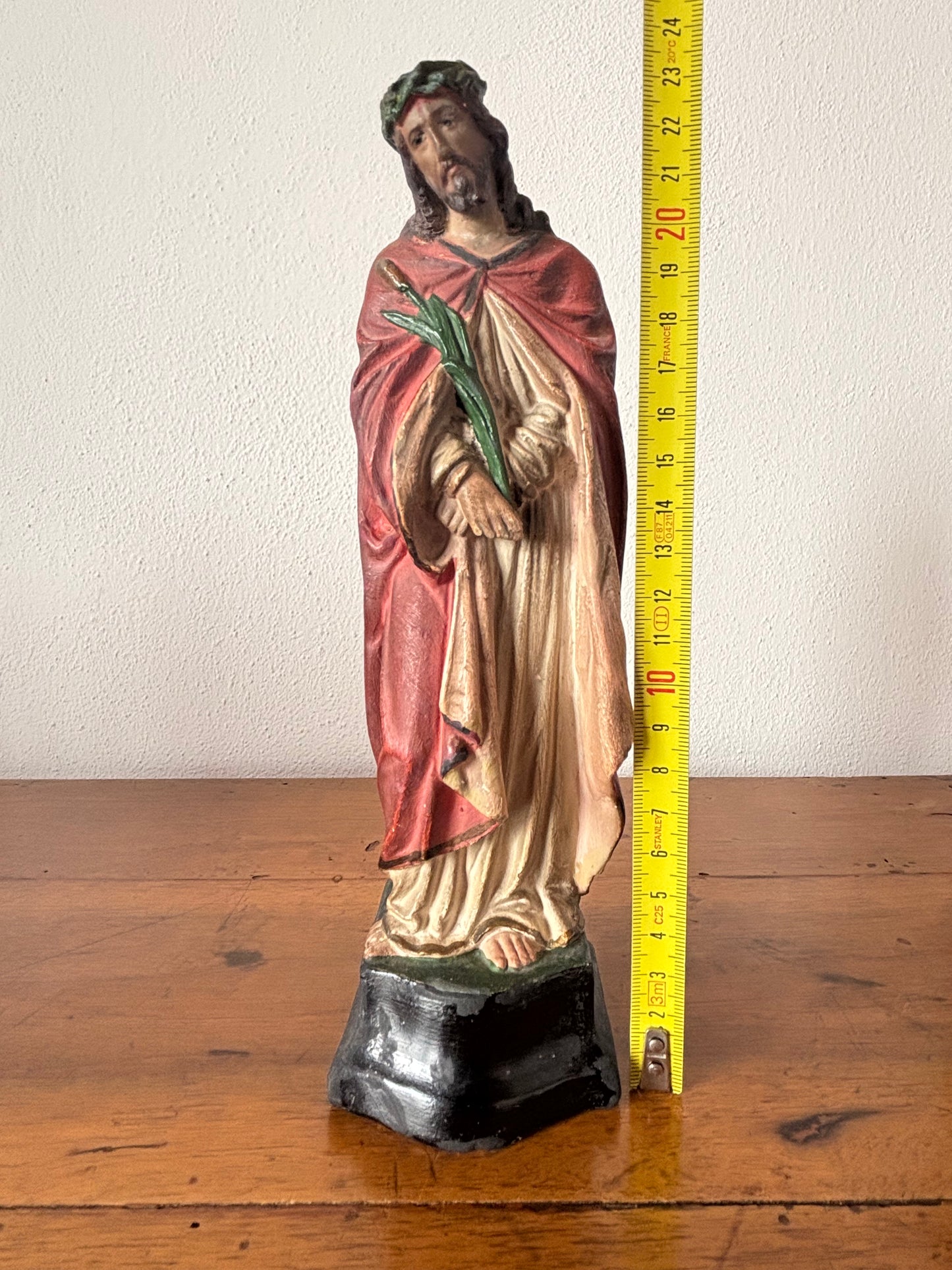Statuetta di Gesù in gesso dipinta del XX secolo