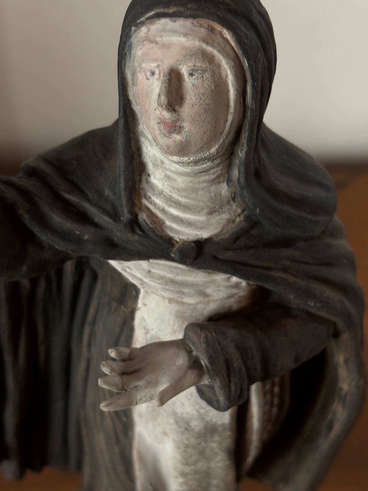 Statua antica in terracotta