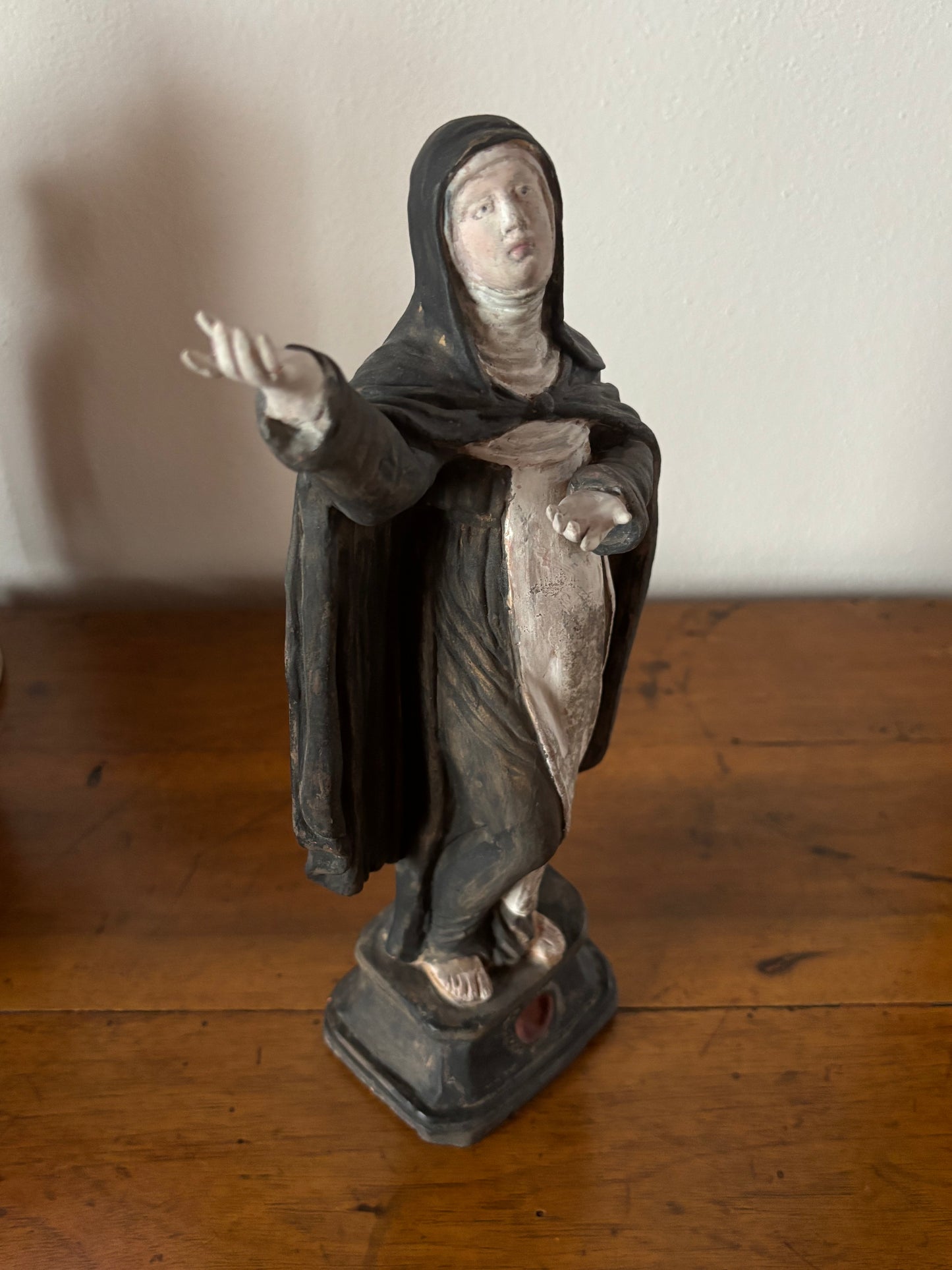 Statua antica in terracotta