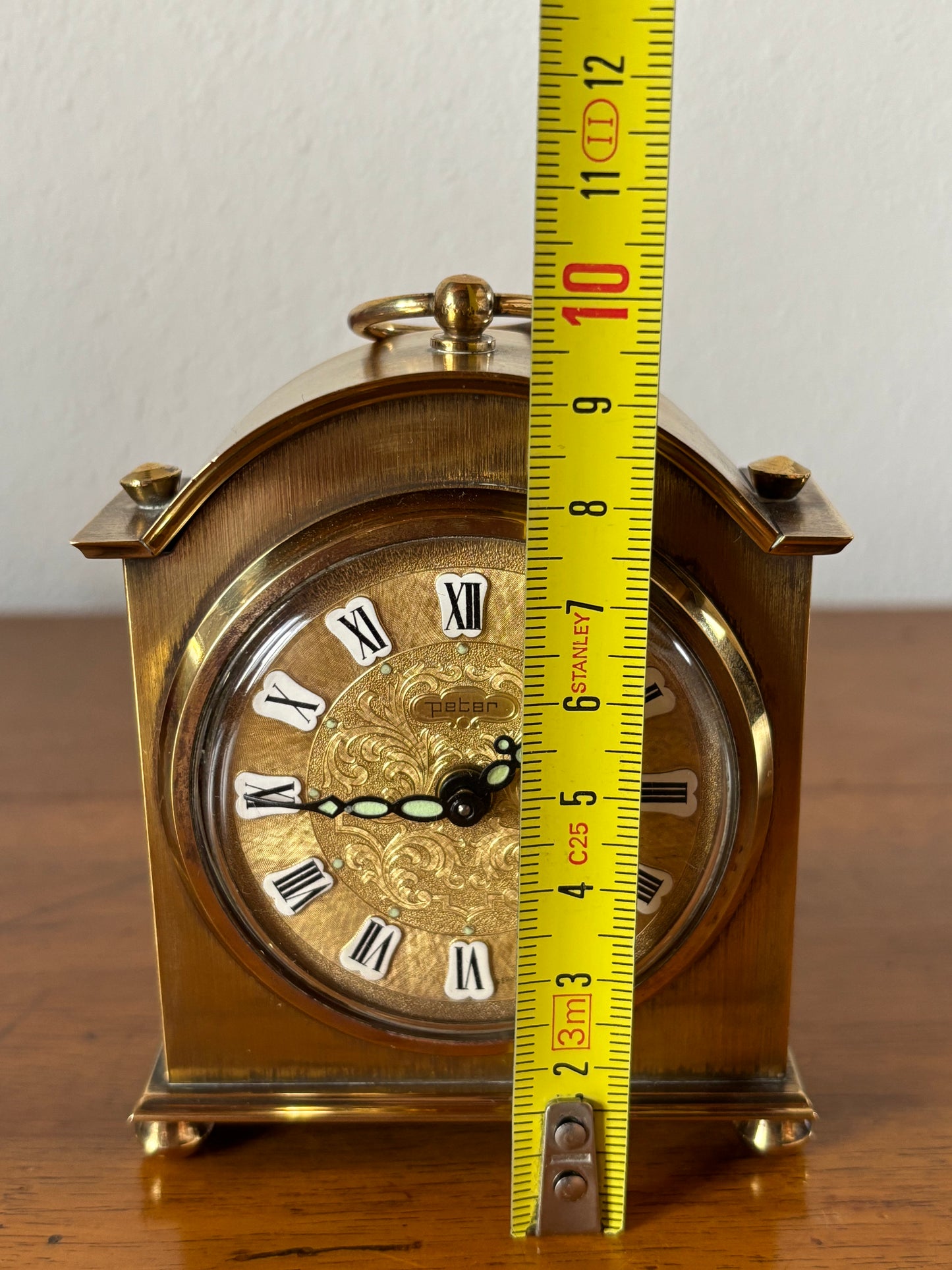 Small Table Clock Peter- Refinement and Functionality