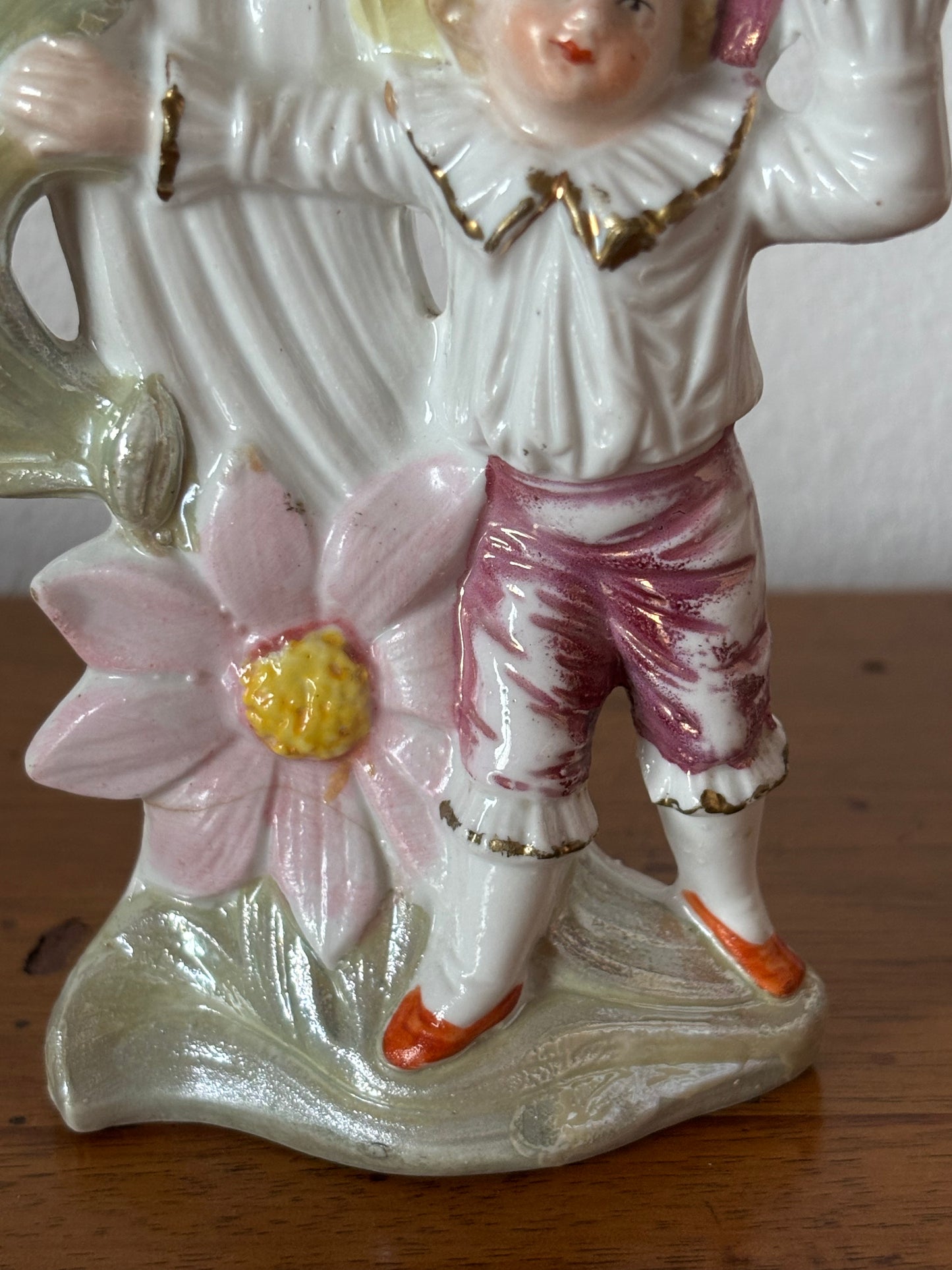 Vasetto in Ceramica Vintage con Bambino e Fiore – Oggetto Decorativo Restaurato