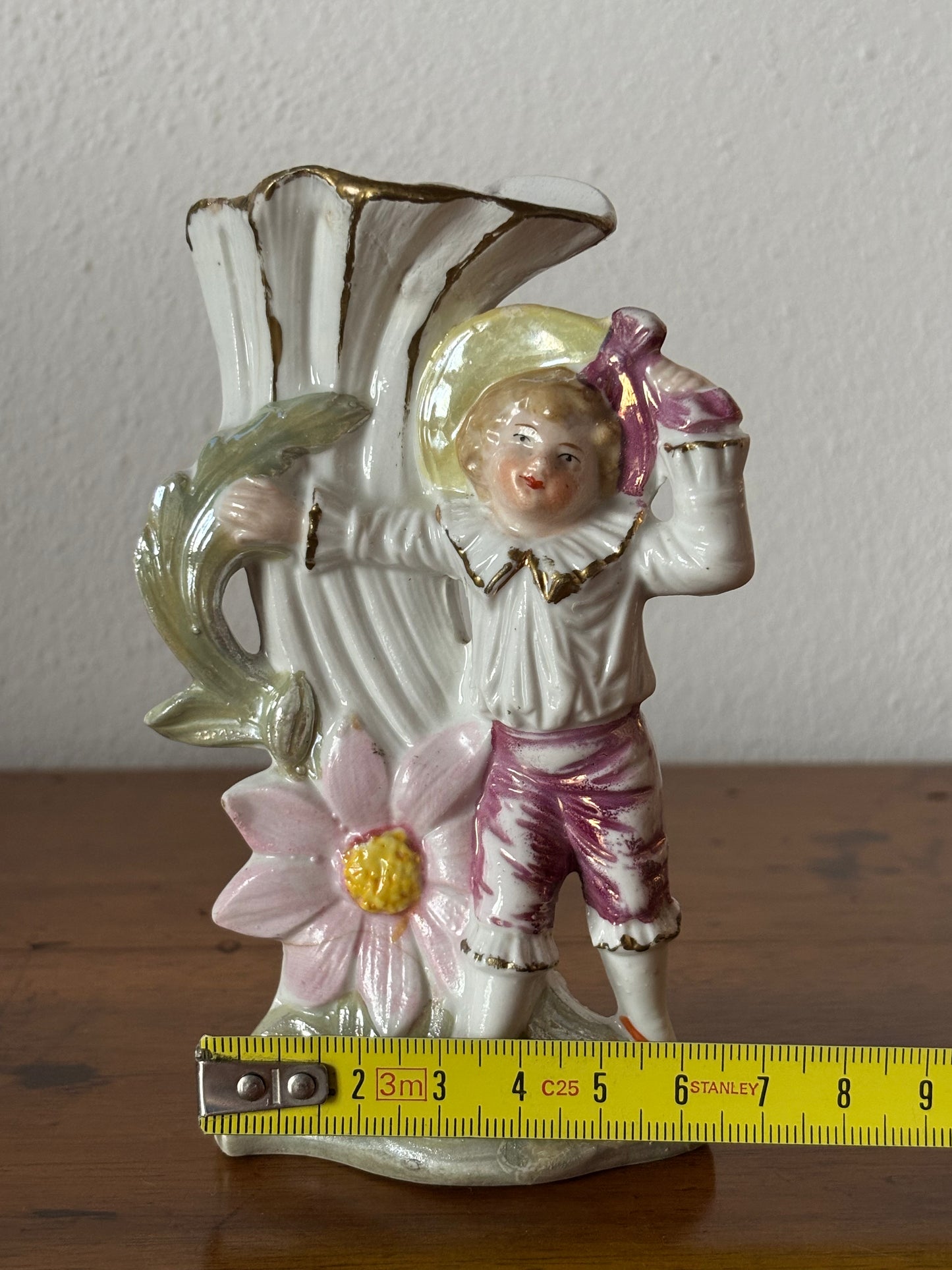 Vasetto in Ceramica Vintage con Bambino e Fiore – Oggetto Decorativo Restaurato