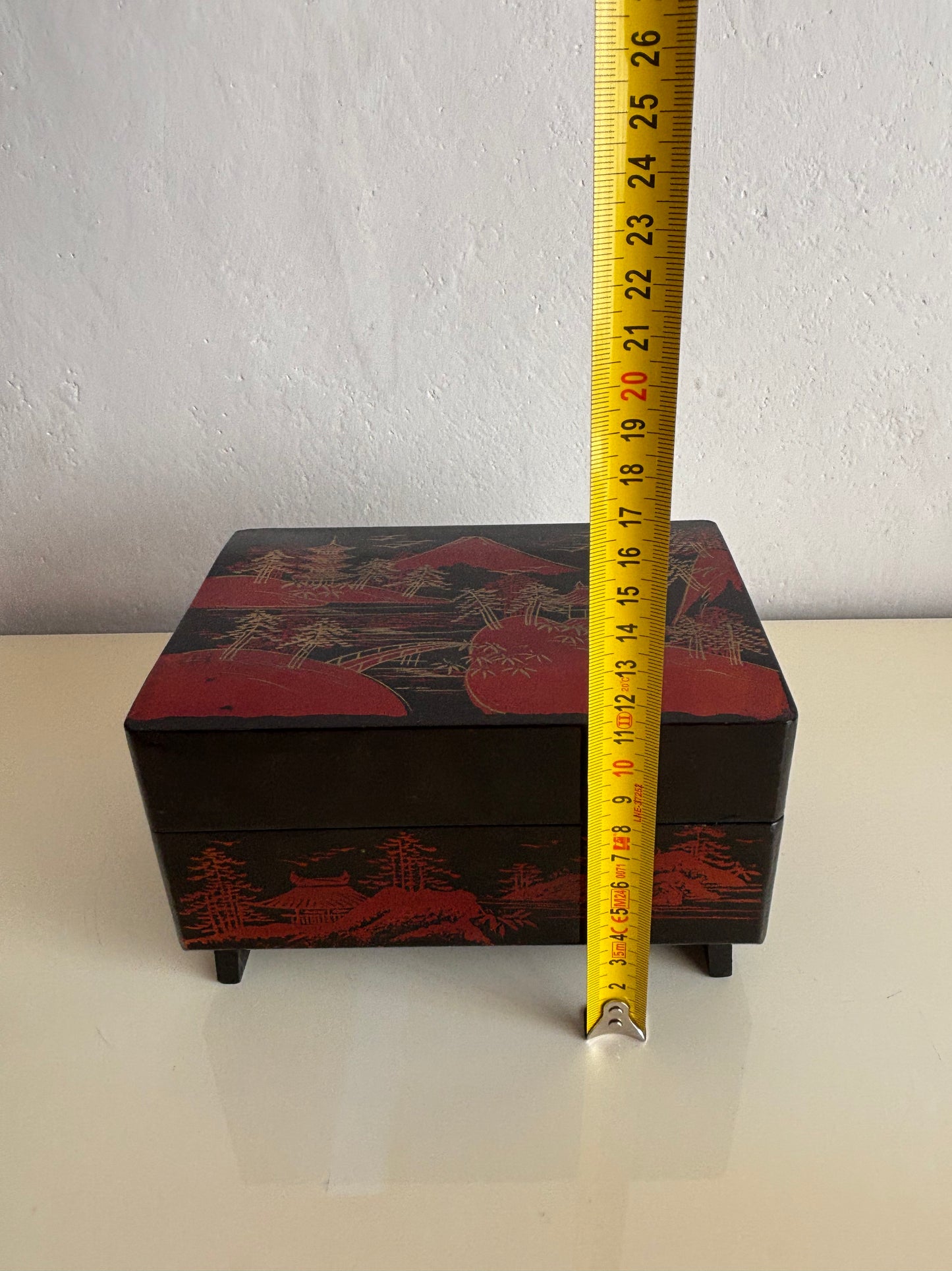 Portagioie giapponese vintage con carillon funzionante – lacca nera, velluto rosso e ballerina danzante