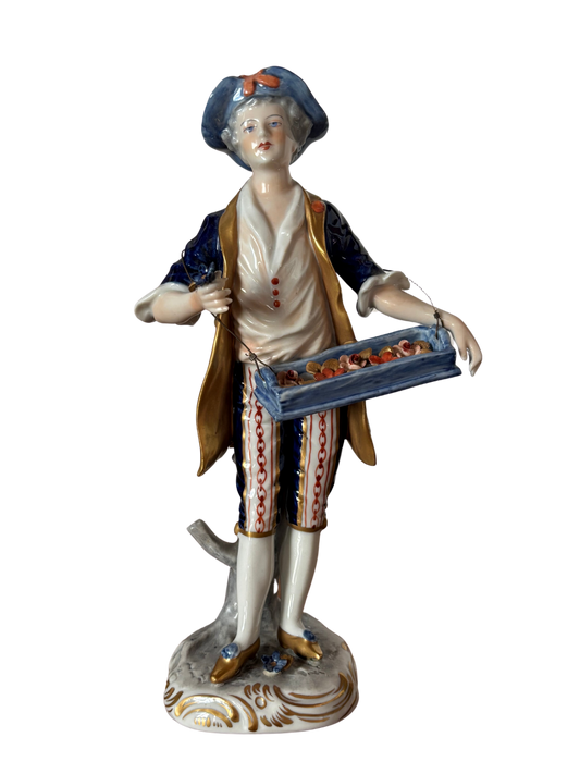 Elegante figurina in ceramica Volkstedt