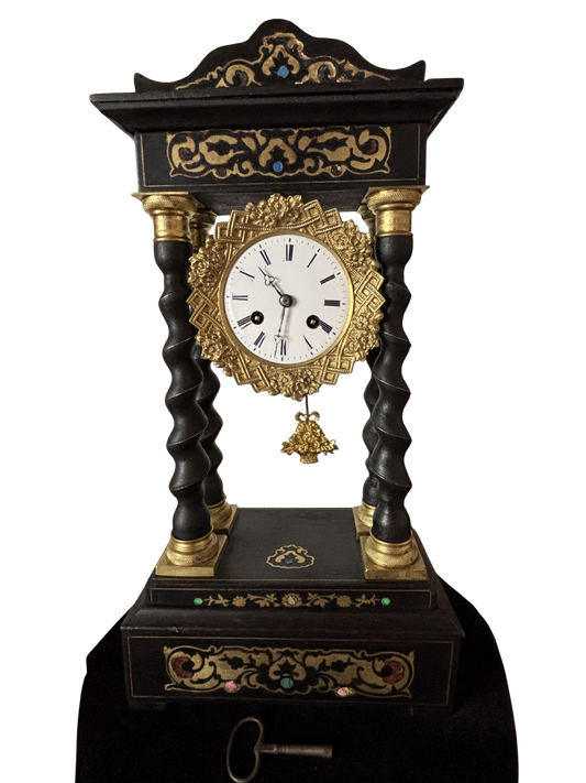 Orologio a pendolo d’epoca Napoleone III in legno con intarsi in metallo