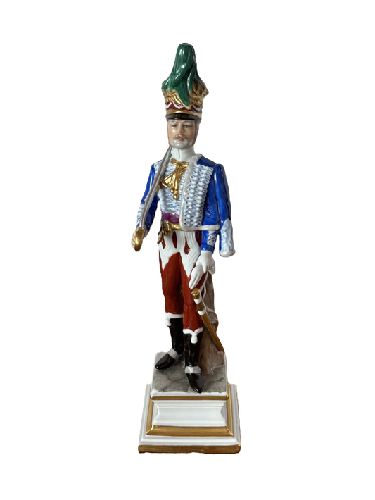 Statuetta in ceramica di soldato con marchio N coronata, stile Capodimonte