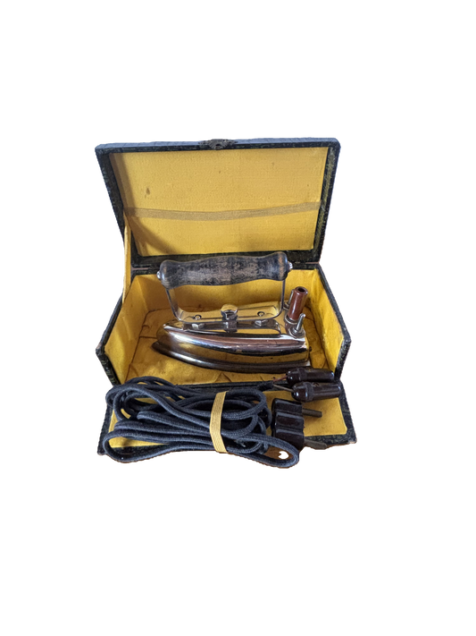 Ferro da Stiro Portatile Vintage con Manico in Legno