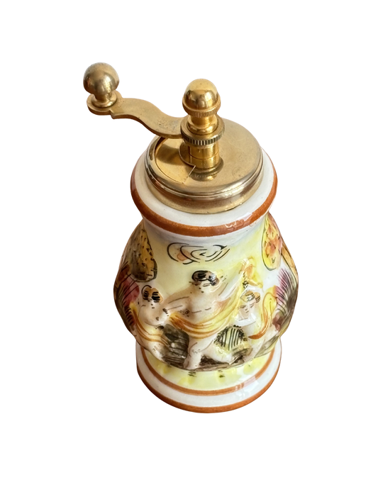 Macinapepe in ceramica stile Capodimonte