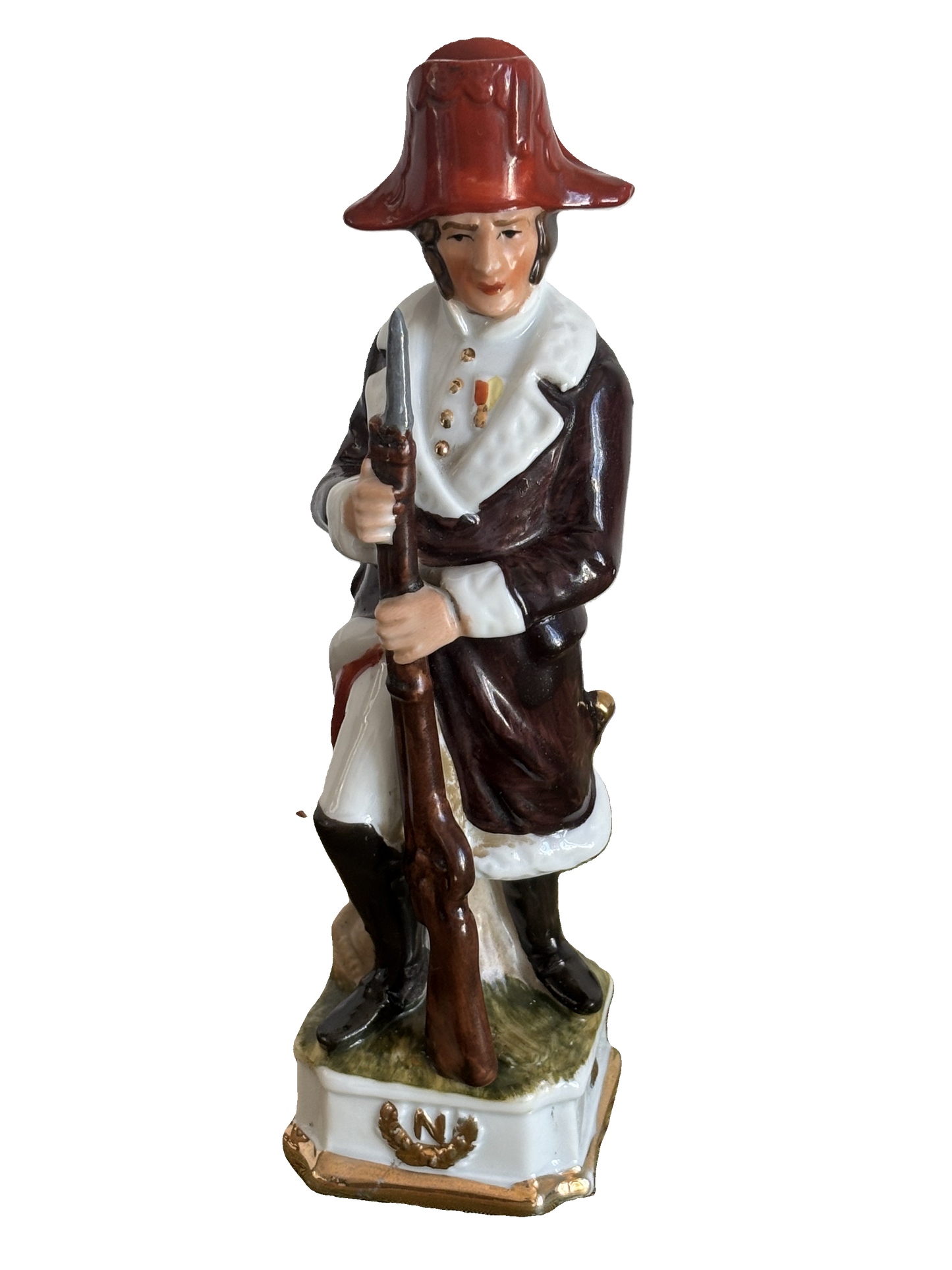 Soldato in ceramica stile napoleonico con fucile e baionetta – imitazione Capodimonte