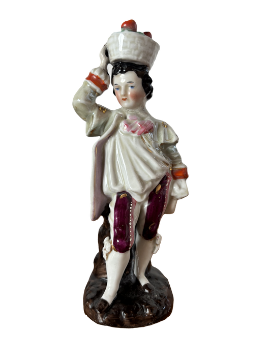 Porta Piuma in Ceramica Staffordshire – Giovane con Cesto