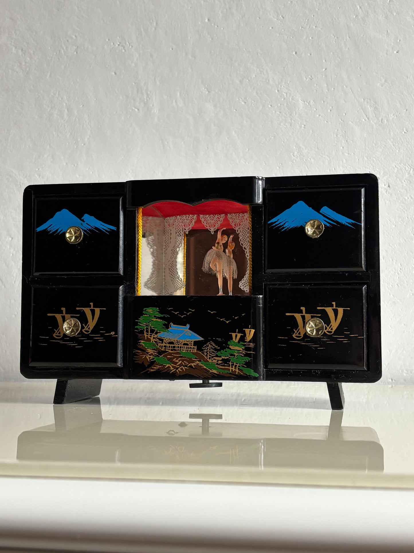 Japanische Schmuckschatulle mit magnetischer Ballerina und funktionierender Spieluhr