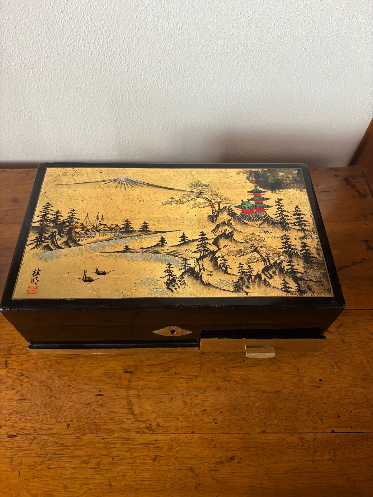 Large Japanese jewelry box with working music box and dancing geisha