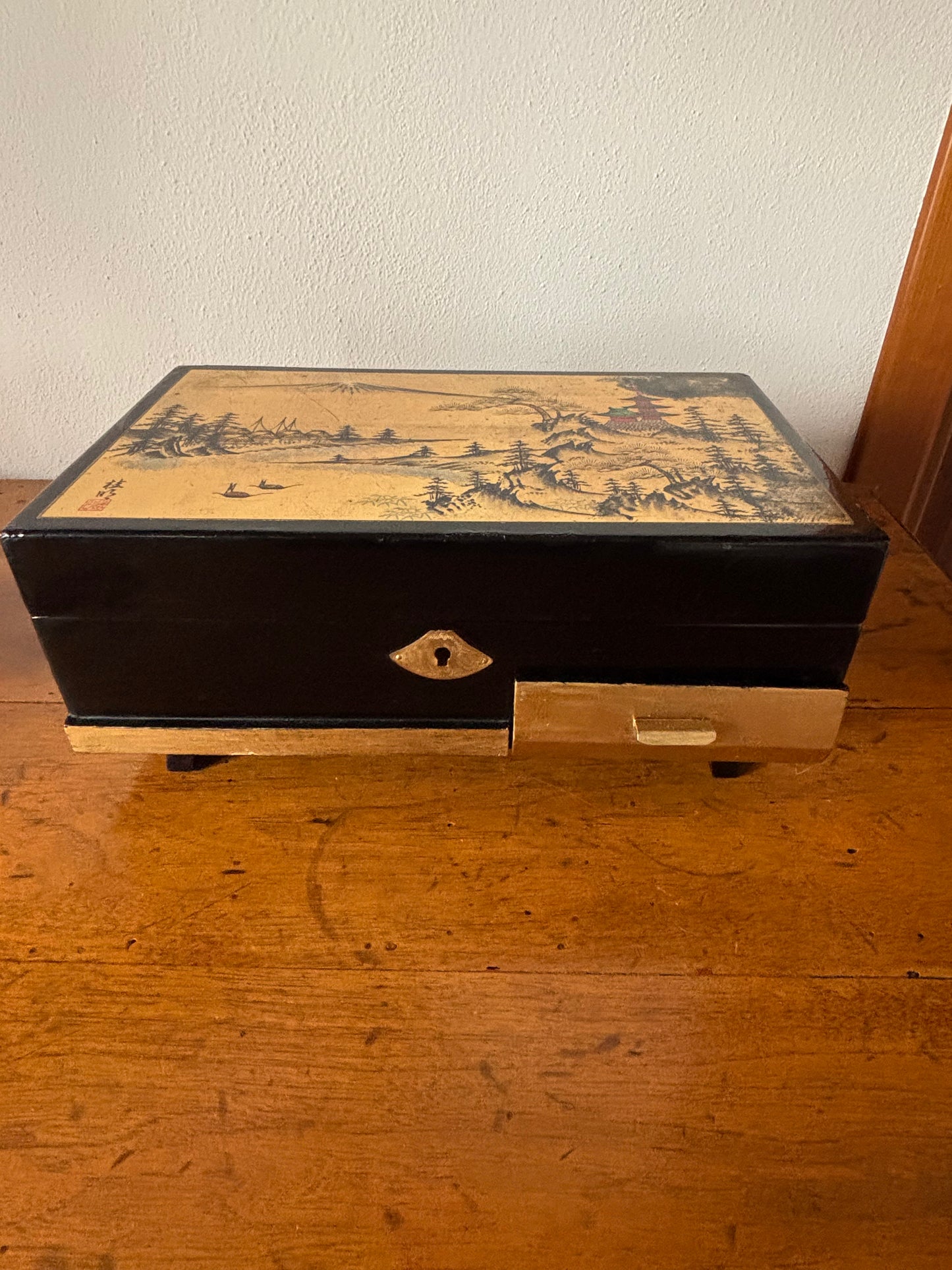 Large Japanese jewelry box with working music box and dancing geisha