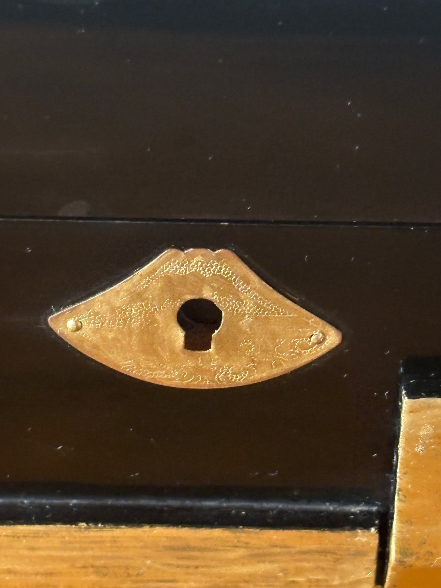 Large Japanese jewelry box with working music box and dancing geisha