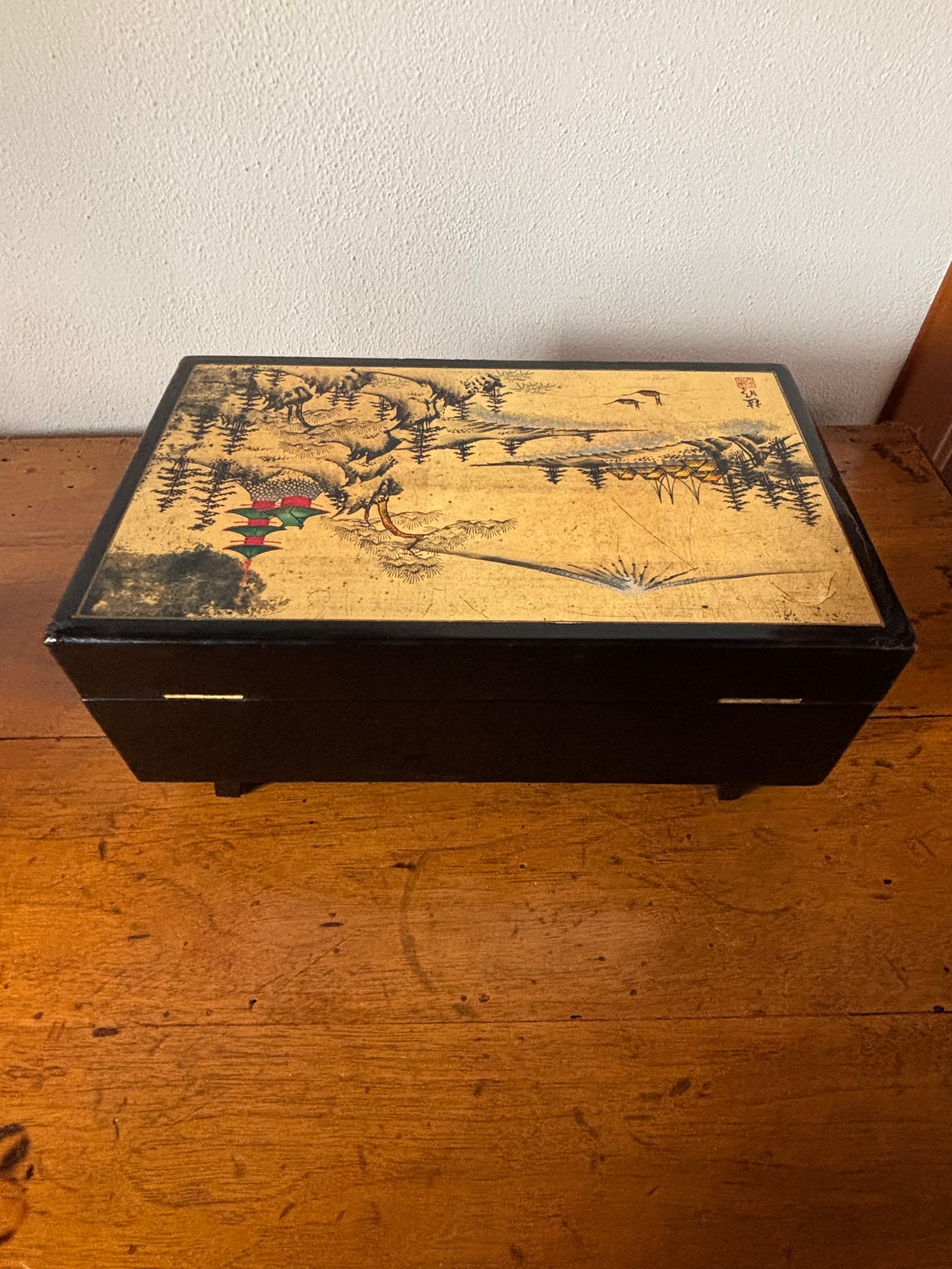 Large Japanese jewelry box with working music box and dancing geisha